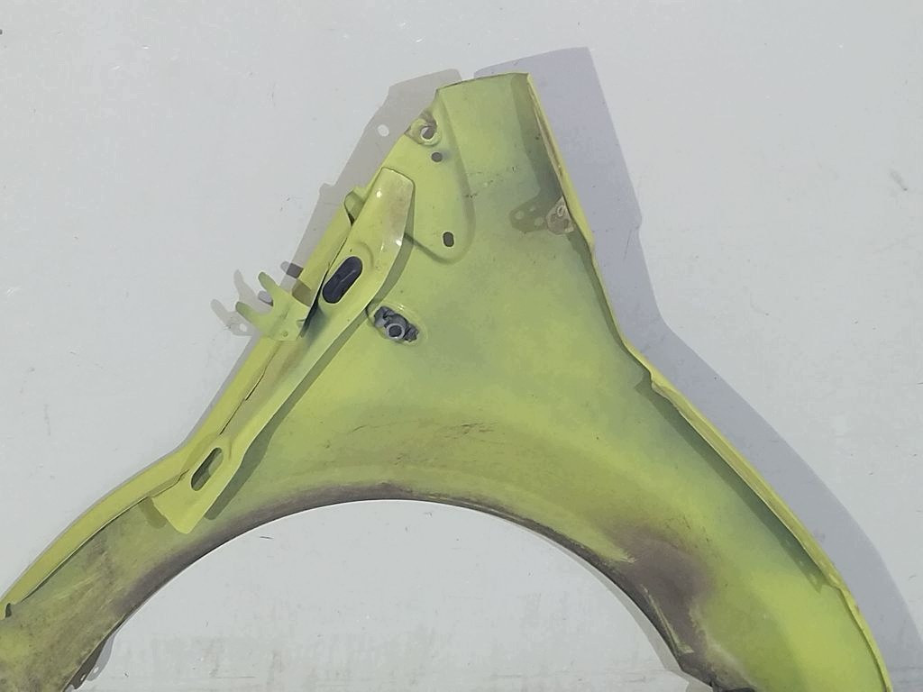 Citroen C2 and fender left KBNB