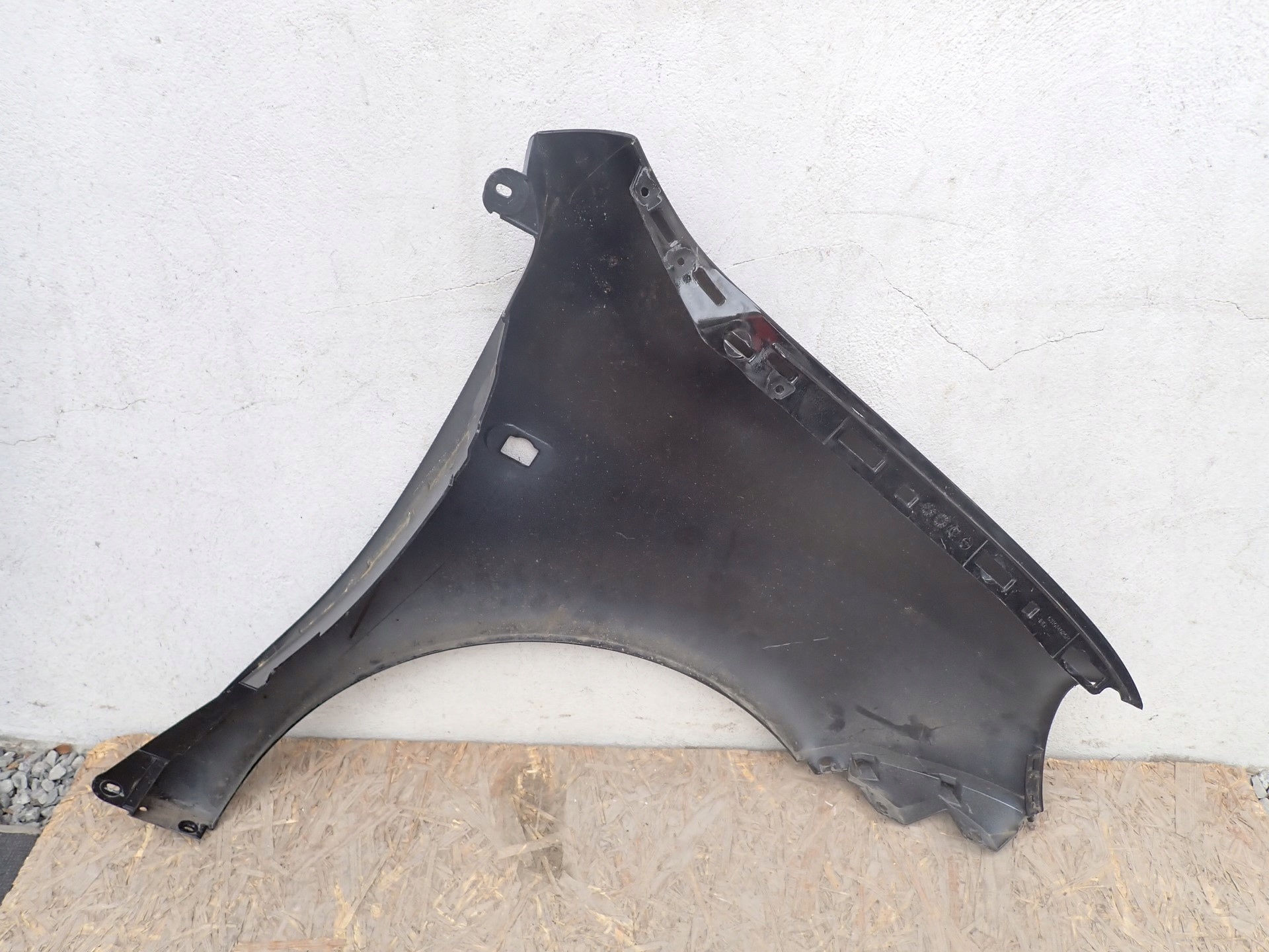 fender left front front RENAULT TWINGO 3 III BCM 2014- 631014025R