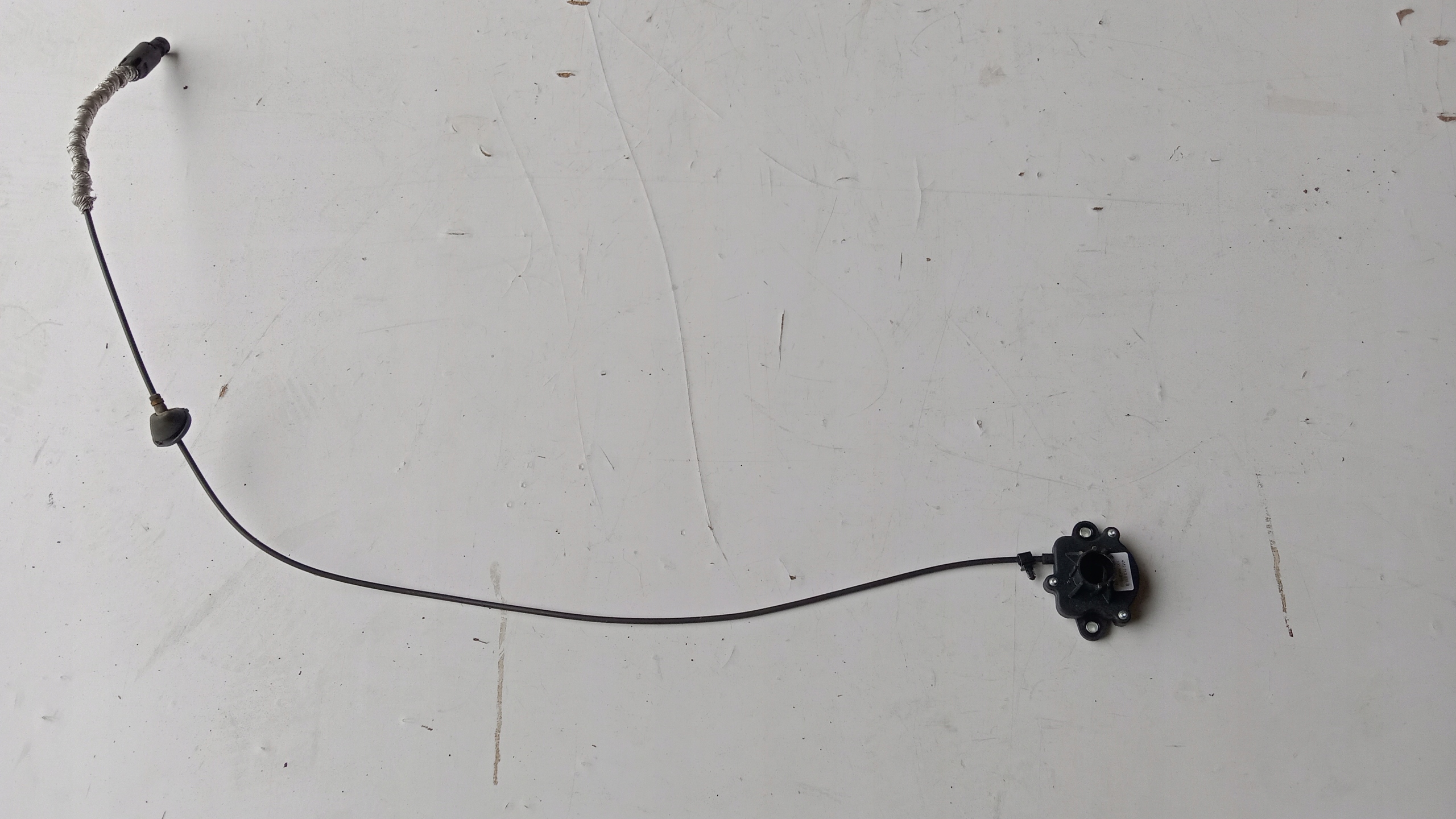 трос тормоза 4M2713035B Audi Q7 4M 15-