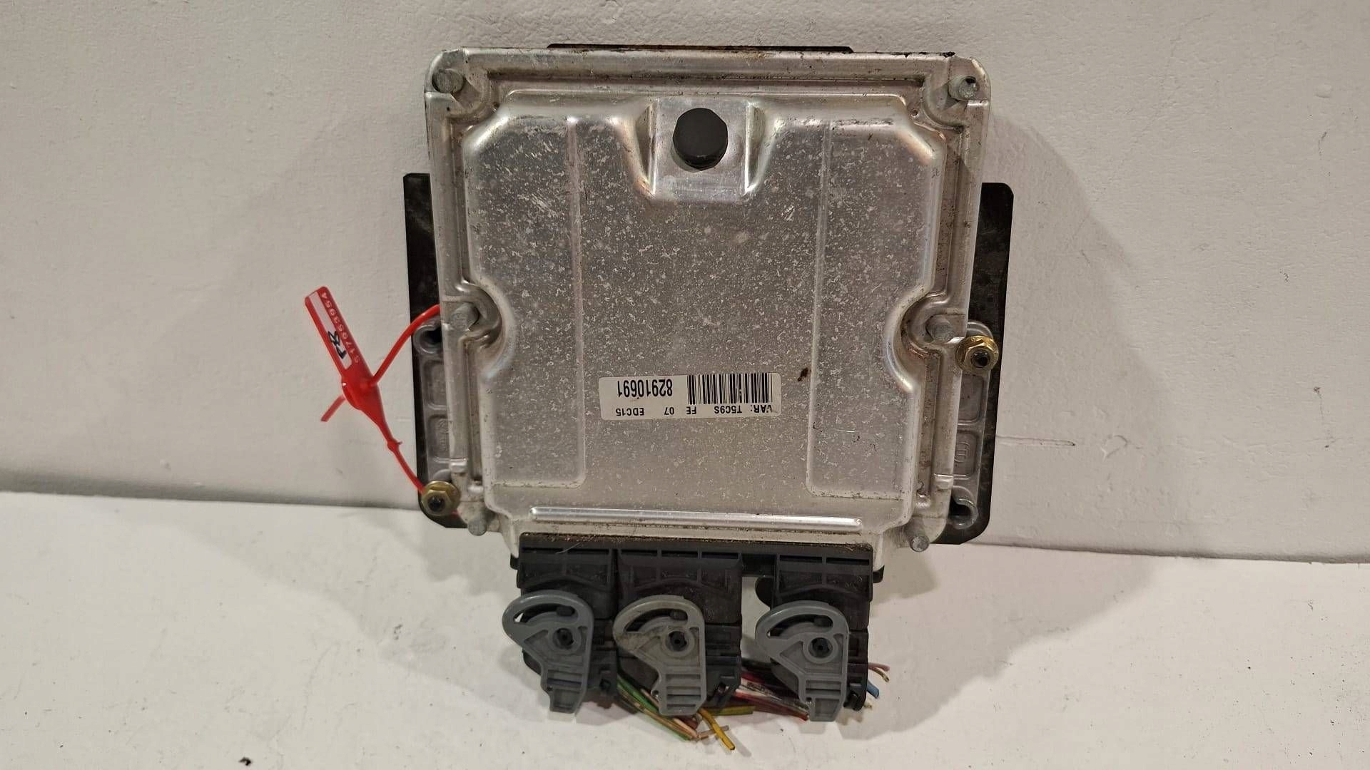 control unit of the engine computer 0281011081 Citroen Peugeot 2.0 HDI