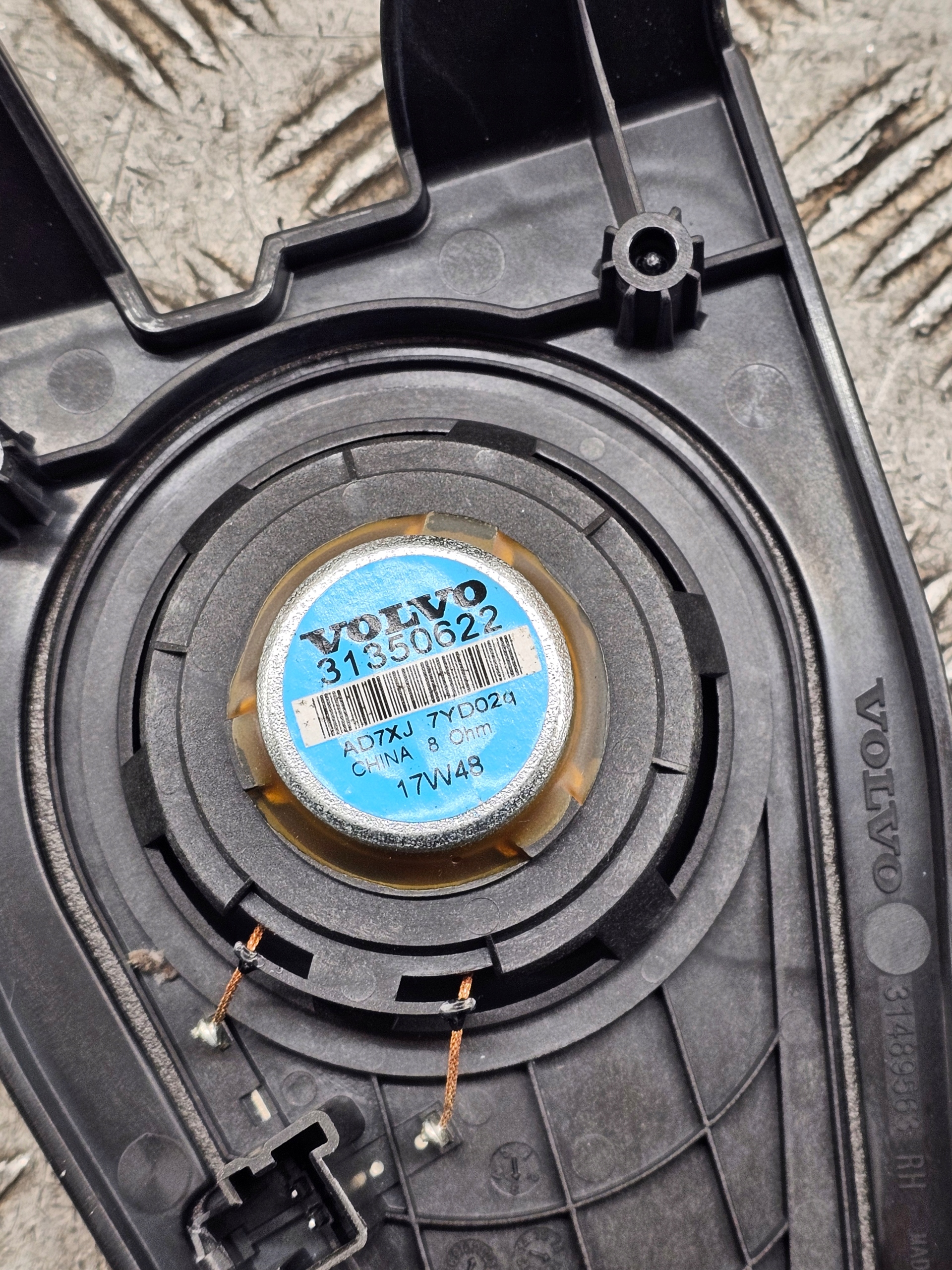 VOLVO V90 speaker right rear part 31489563