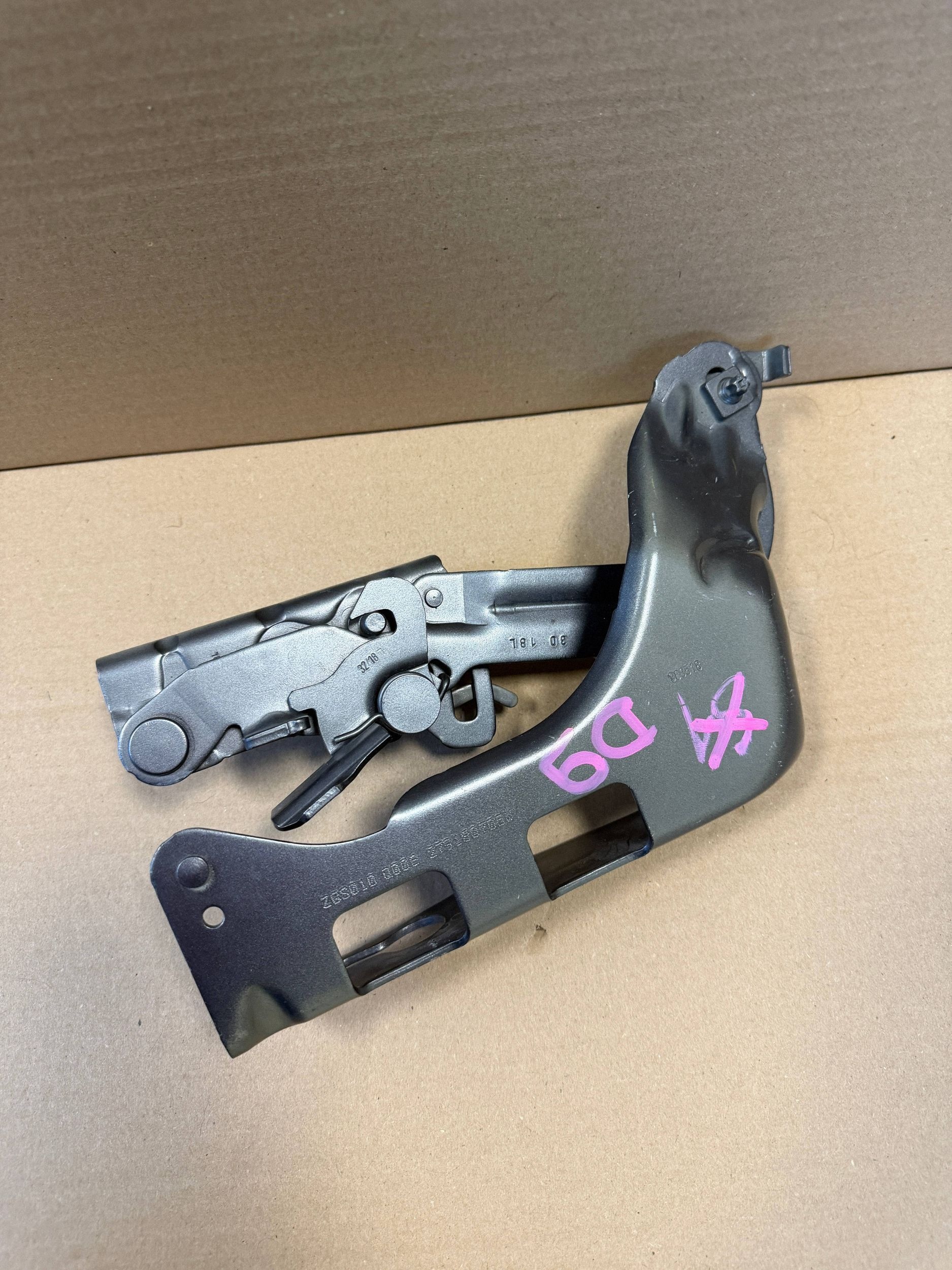 MERCEDES GLC hinge bonnets left A2538800128