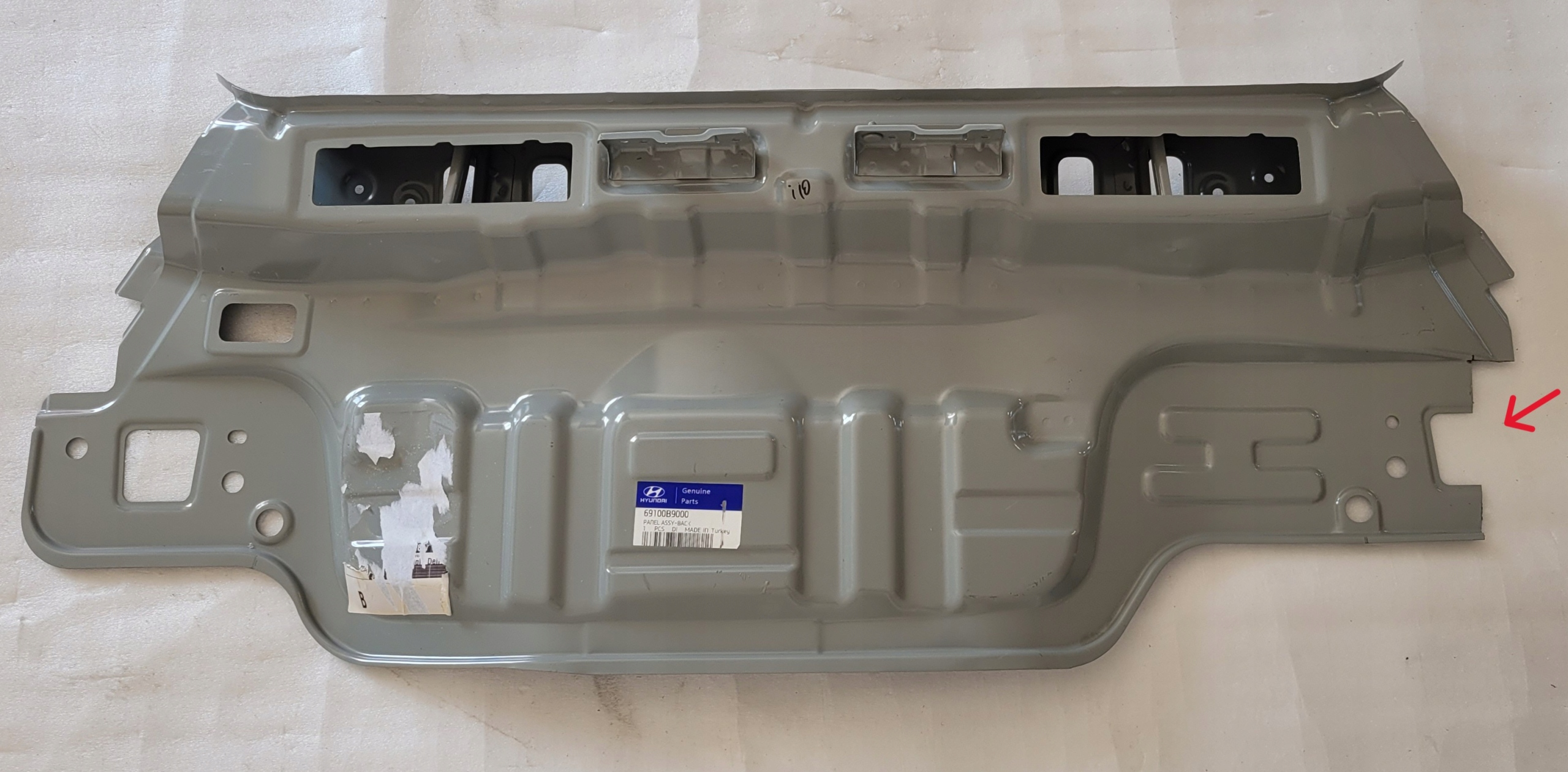 ремень задний панель перегородка Hyundai i10 II 2013- 69100-B9000