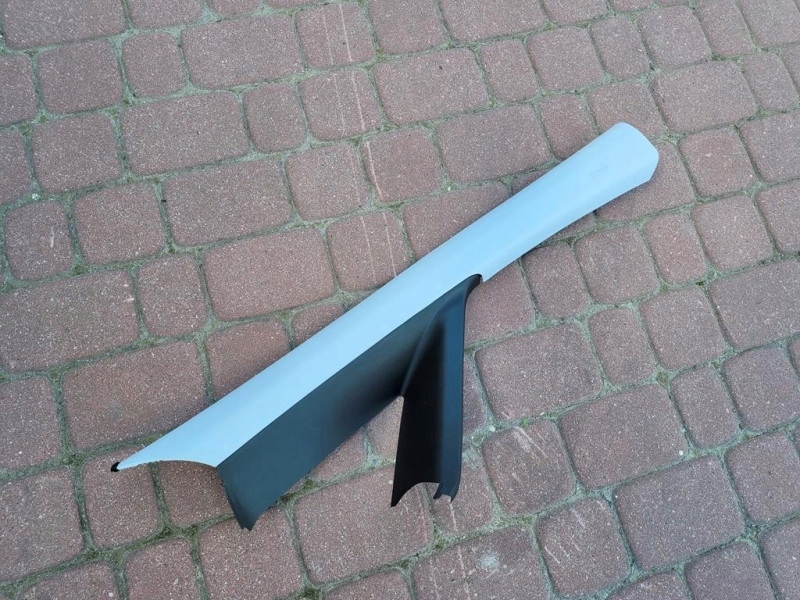 obal kryt slupka pravá Opel Corsa E 13180561
