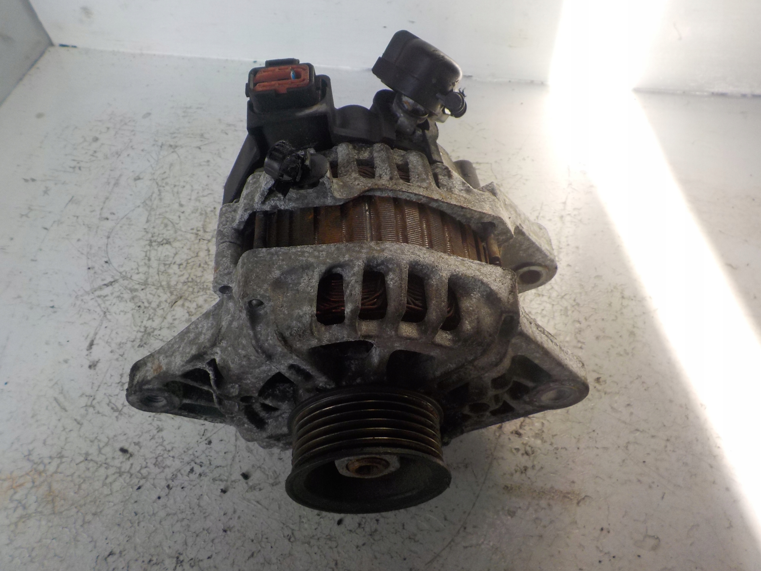 HYUNDAI I30 KIA CEED 1.4 16V B alternator 37300-2B101