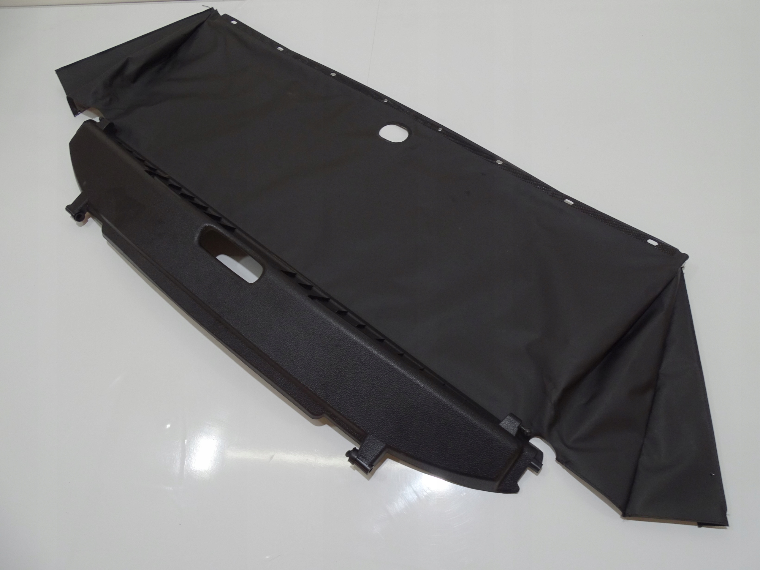POJEMNIK für dach BMW E88 7181953 (20210642)