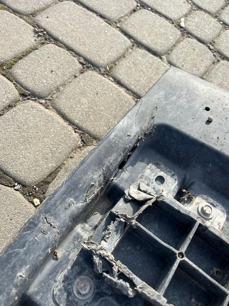 PRÓG PRAWY PROGI JEEP WRANGLER JL Producent części Jeep OE