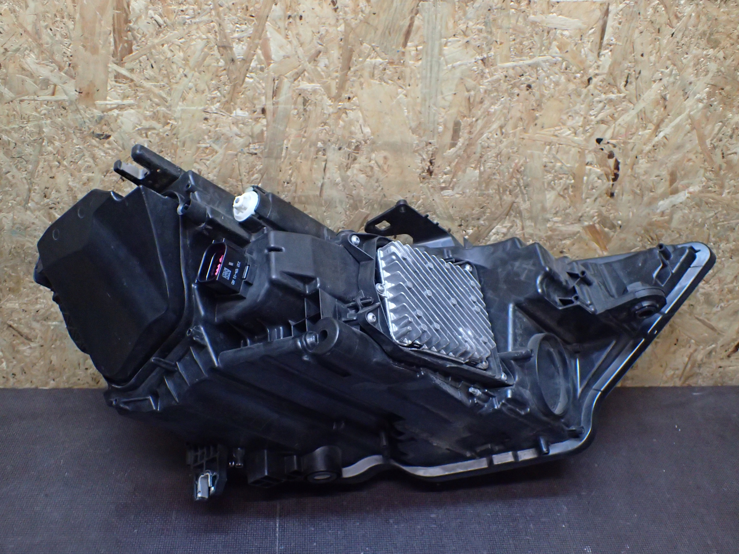 LAMPA PRZÓD LEWA AUDI A6 C8 FULL LED 4K0941039 Producent części Audi OE