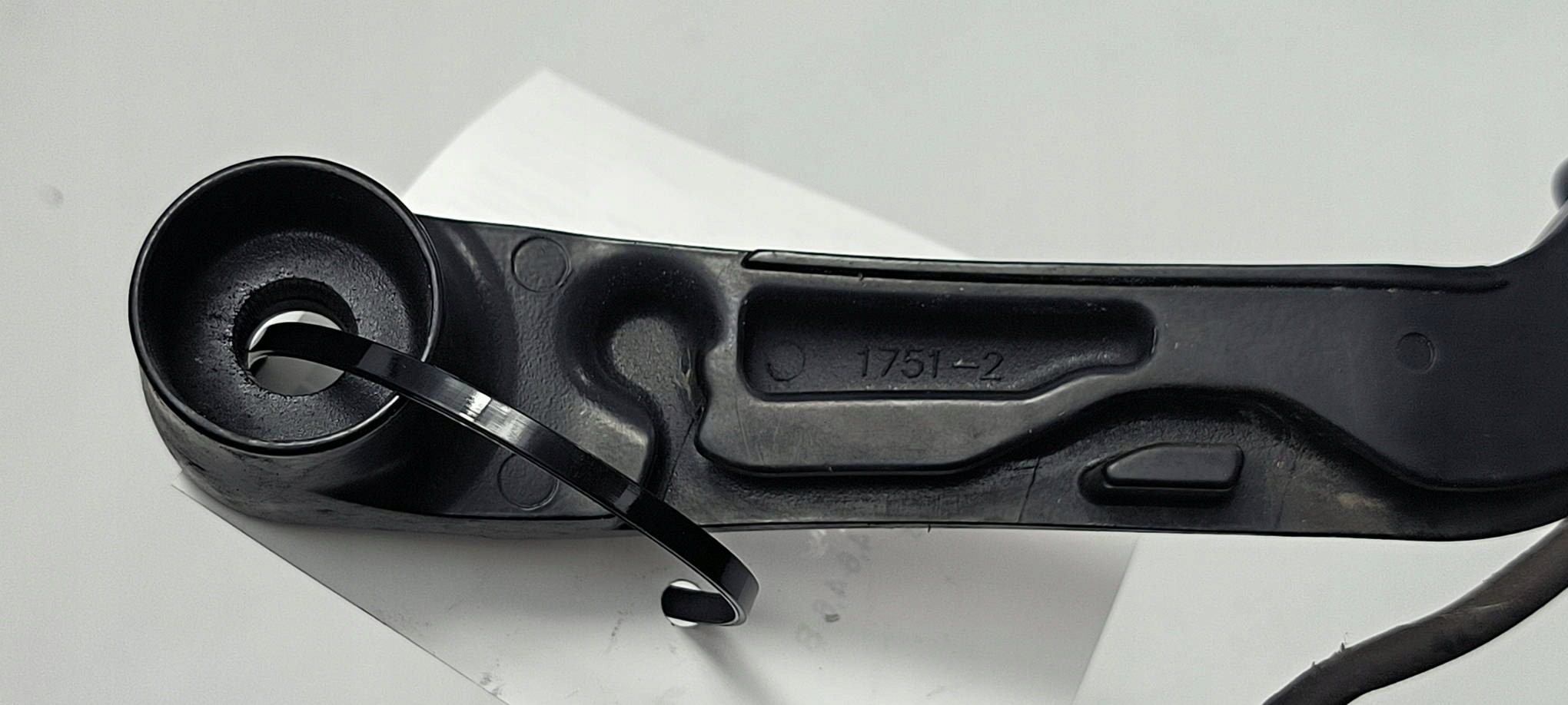 wiper arm front 1751-2 CADILLAC DTS