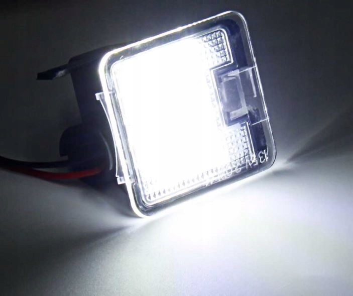 2 LAMPKI LED PODSWIETLANIE LUSTEREK FORD KUGA Weight with packaging 1 kg