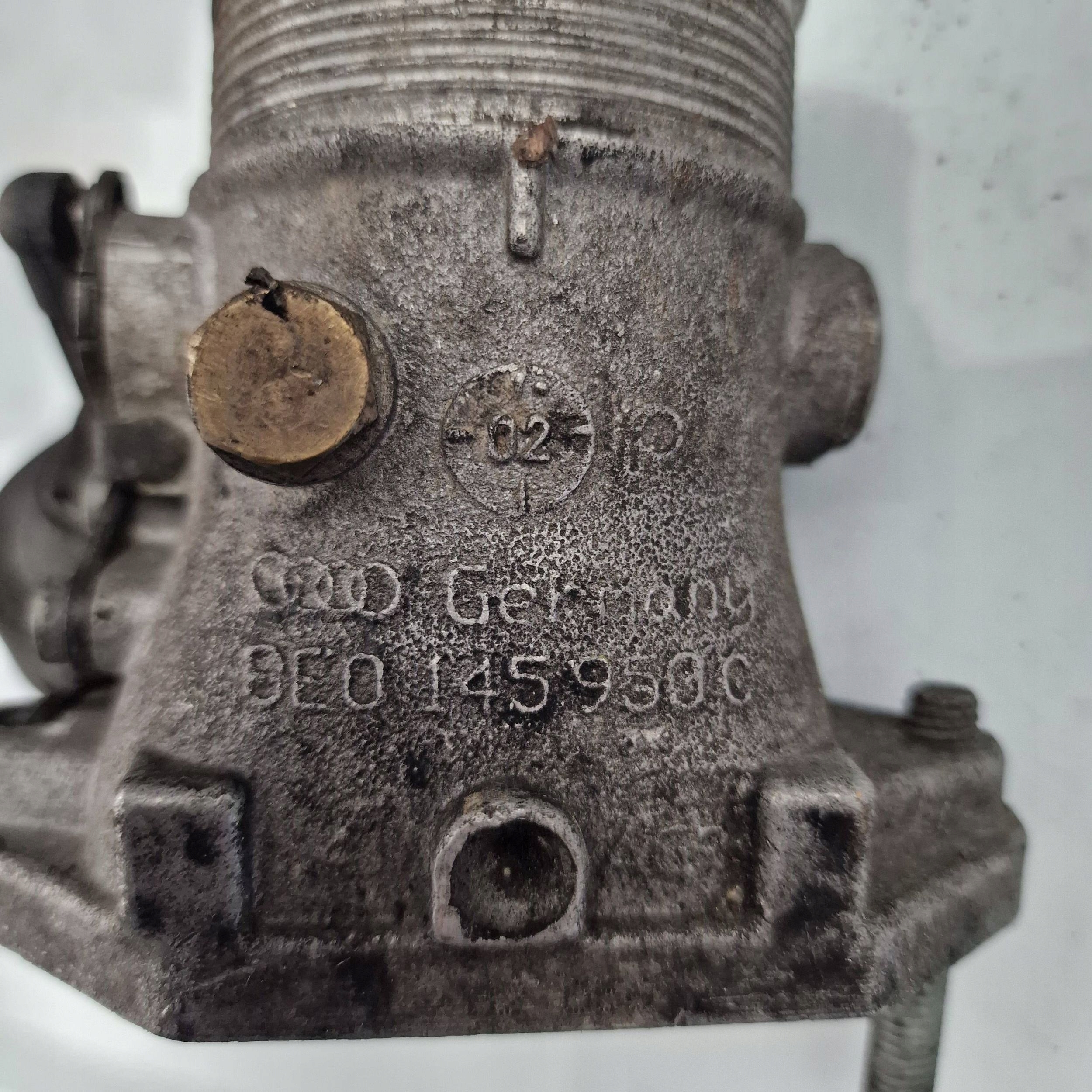 Audi 2.5tdi ДРОССЕЛЬНАЯ ЗАСЛОНКА 8E0145950C