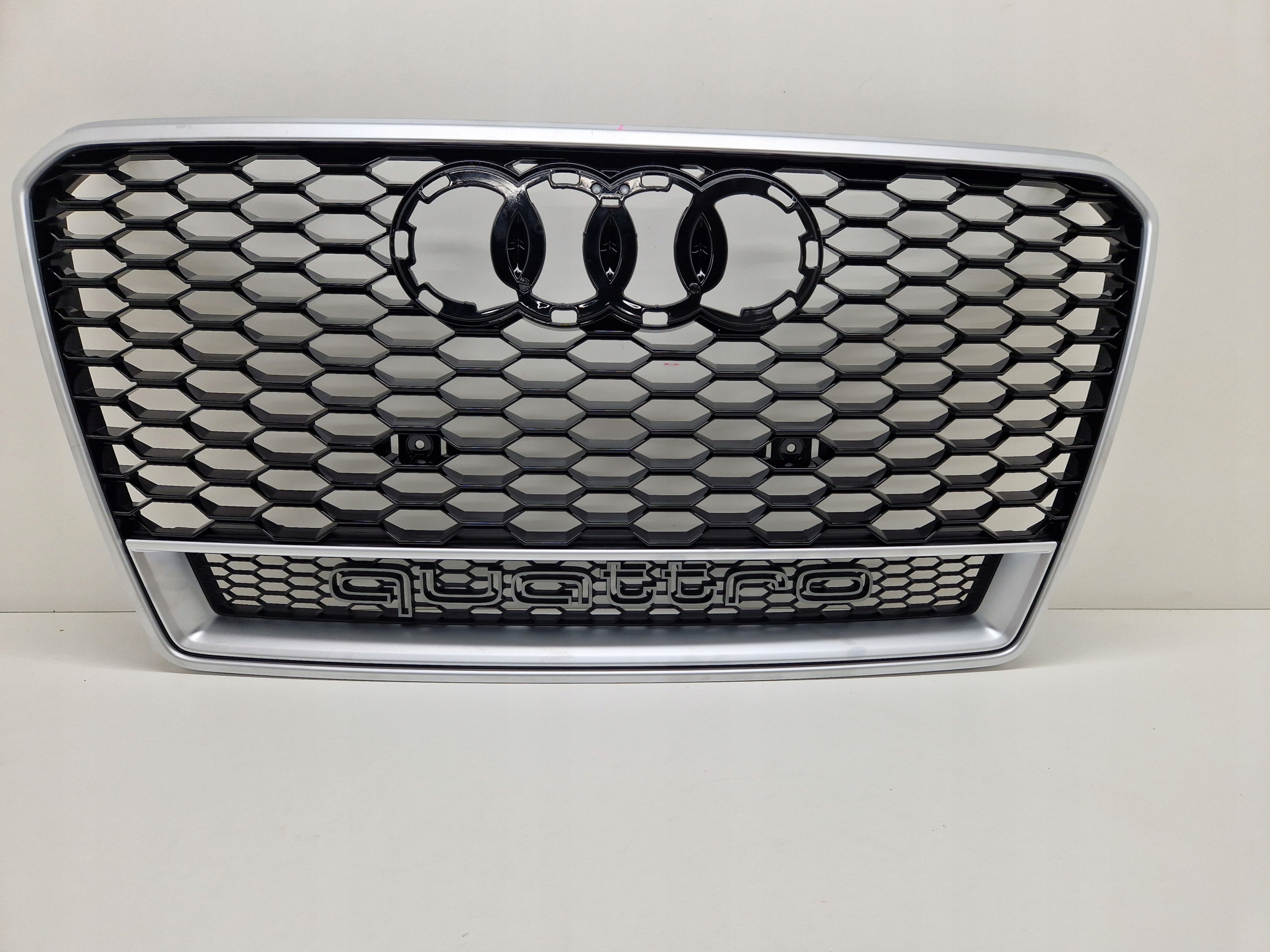AUDI RS7 4G8 10-15 GRILL ATRAPA KRATKA 4G8853667