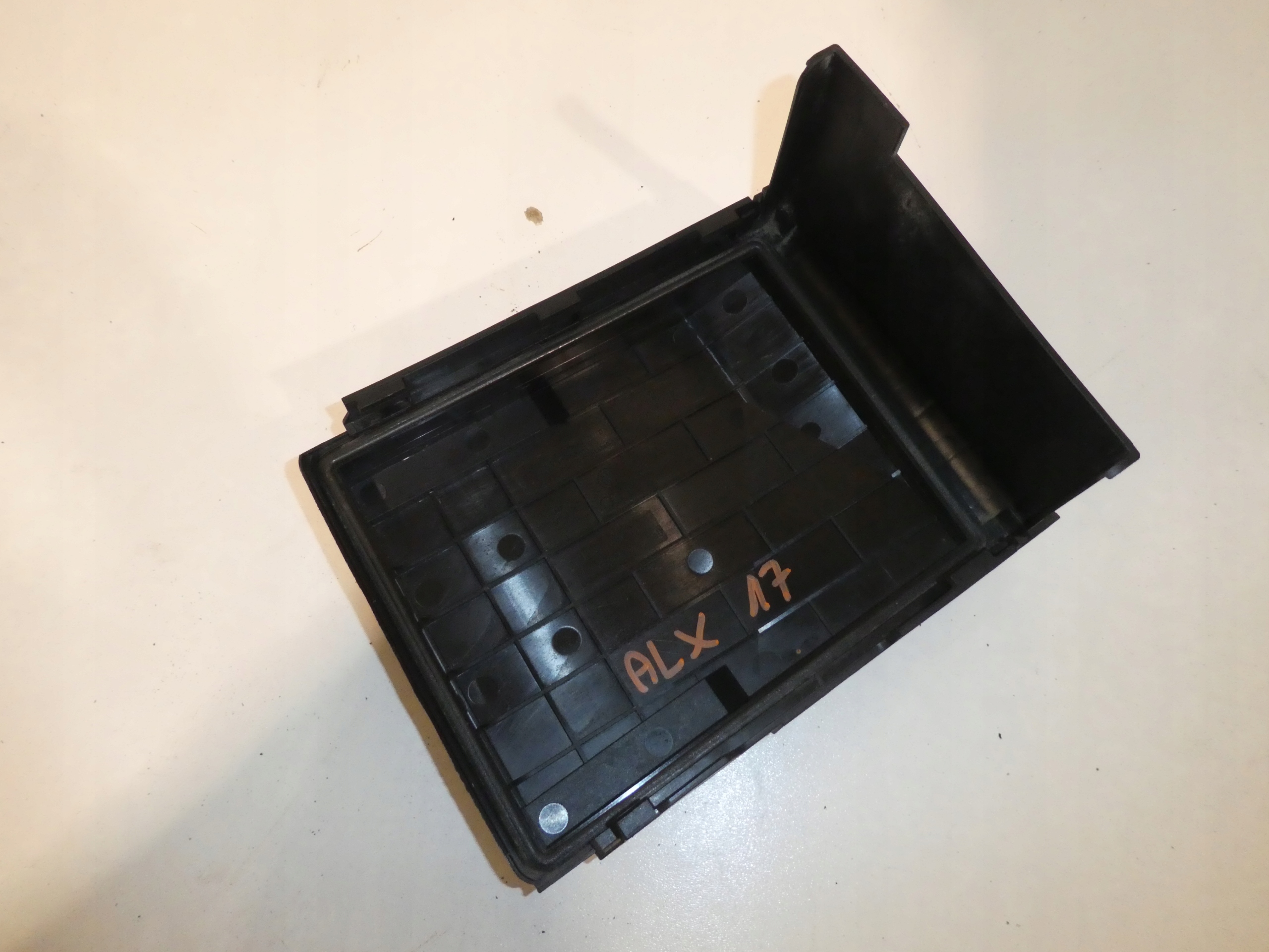 Abdeckung des Sicherungskastens 1K0937132F VW SKODA