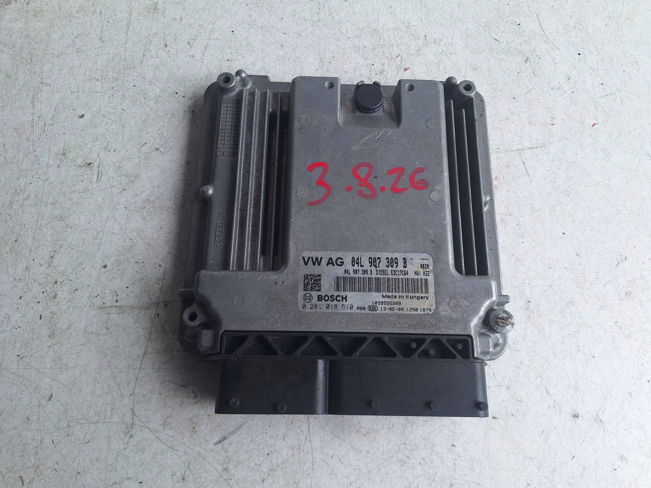 VOLKSWAGEN computer control unit of the engine 04L907309B BOSCH 0281018510