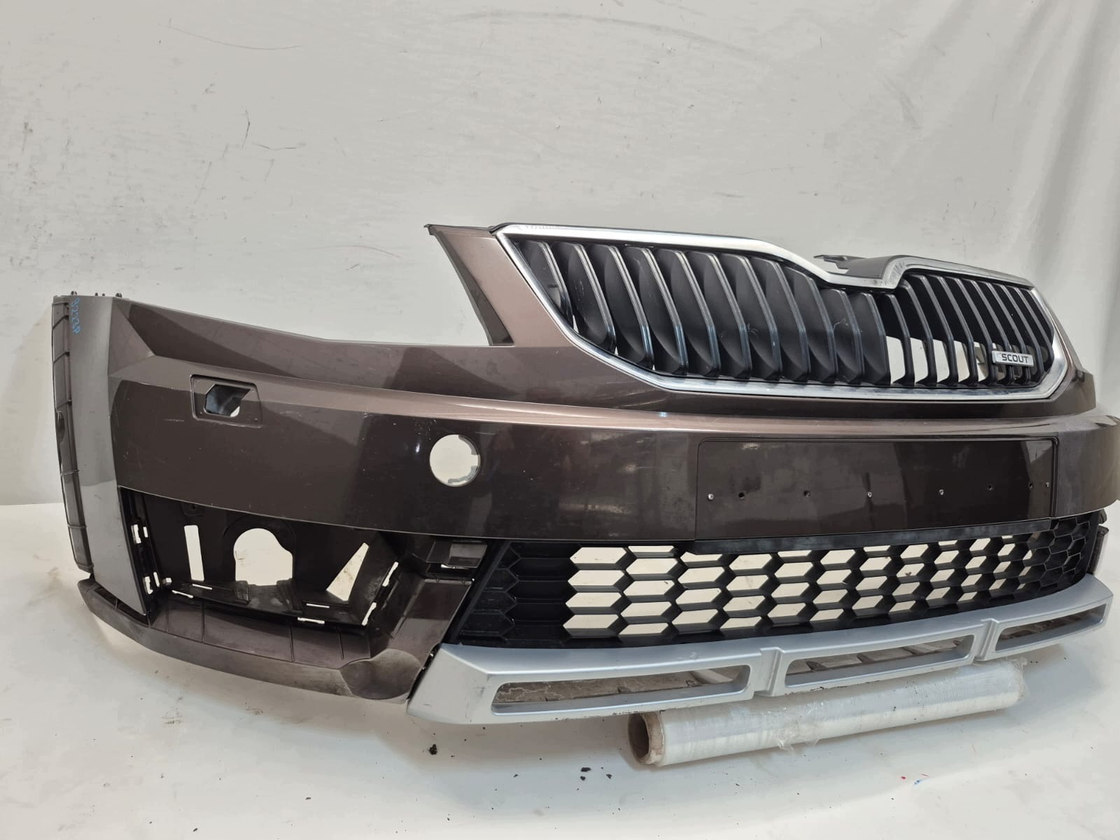 SKODA OCTAVIA III 3 12- SCOUT bumper front front SPR