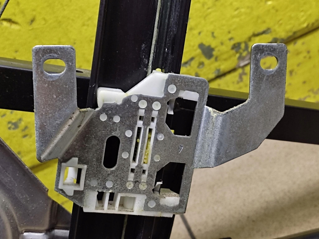 AUDI A6 C5 fensterhebermotor links heck