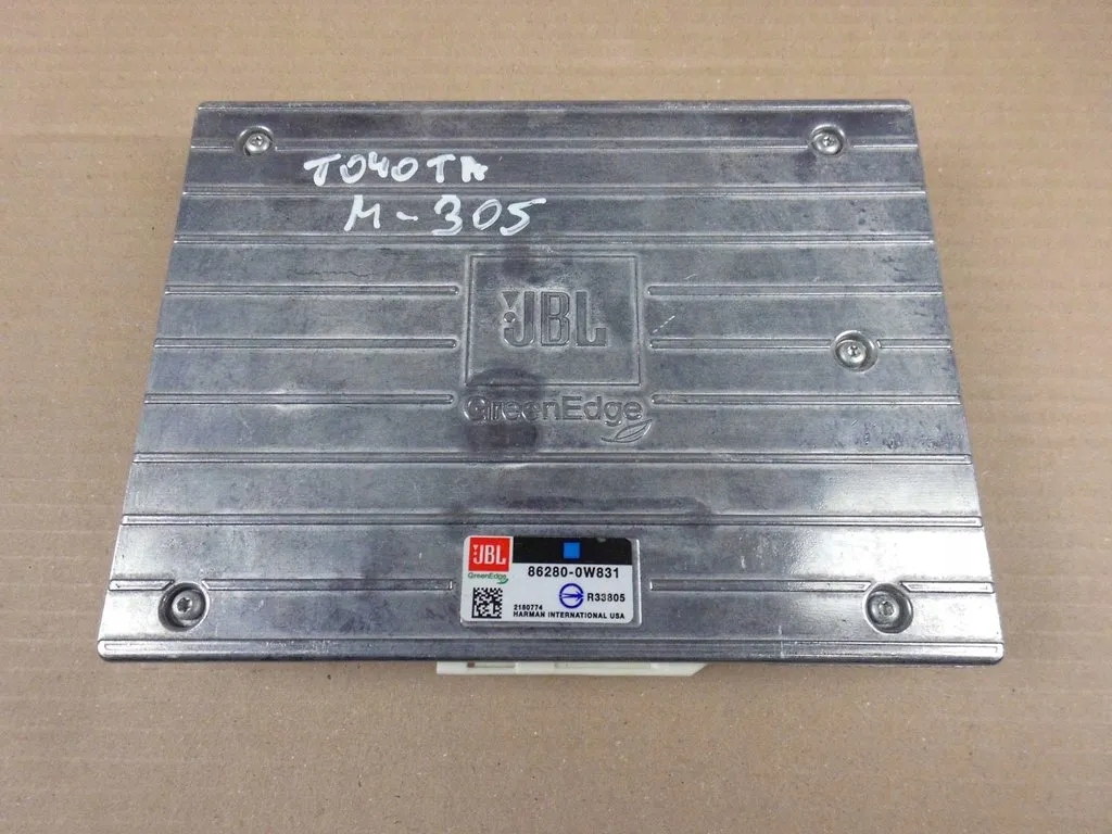 Toyota RAV4 IV 2017 amplifier JBl 862800W381