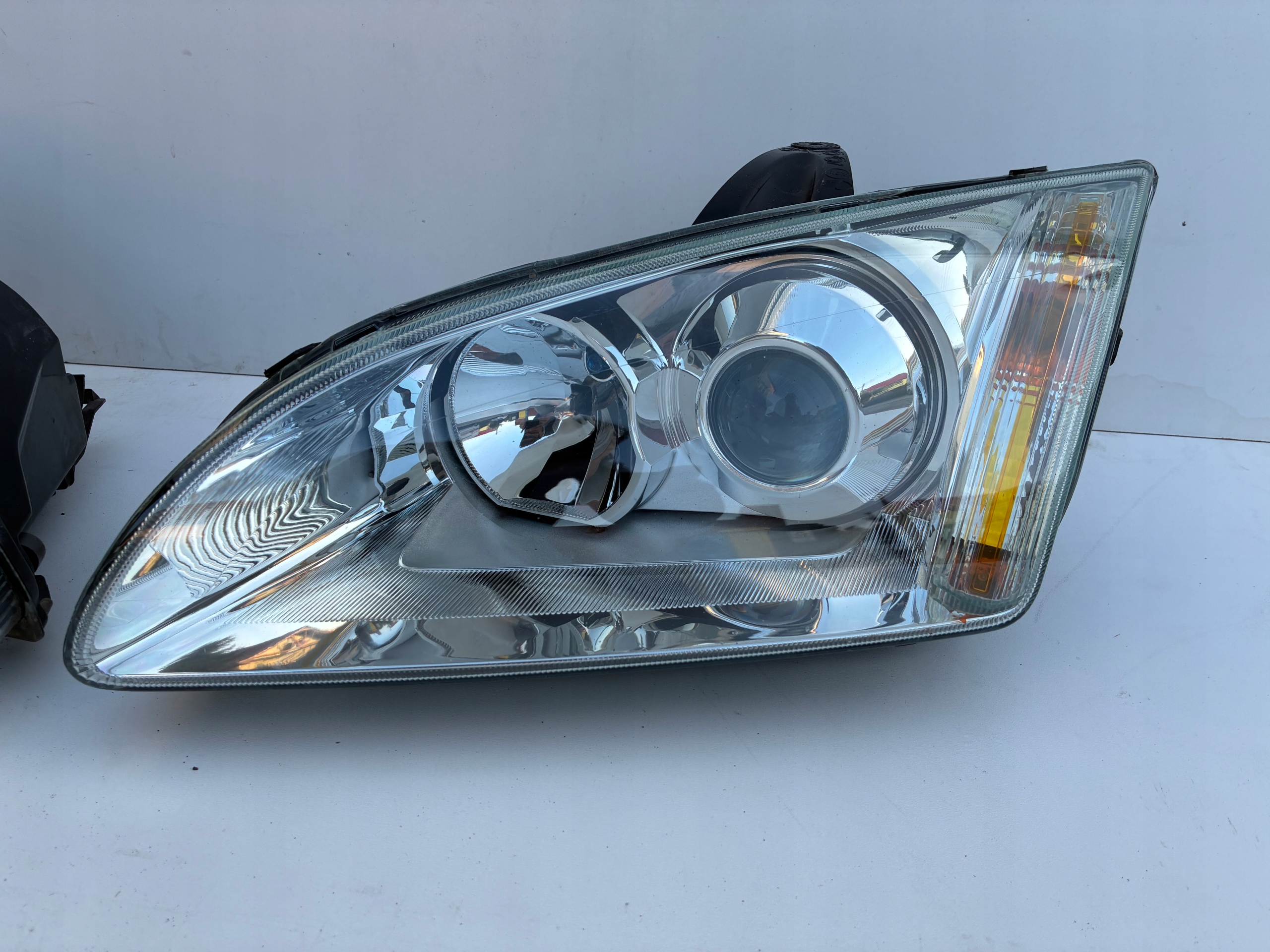 light Reflektor Xenon front front right left Ford FOCUS Mk2 04-07r. EU