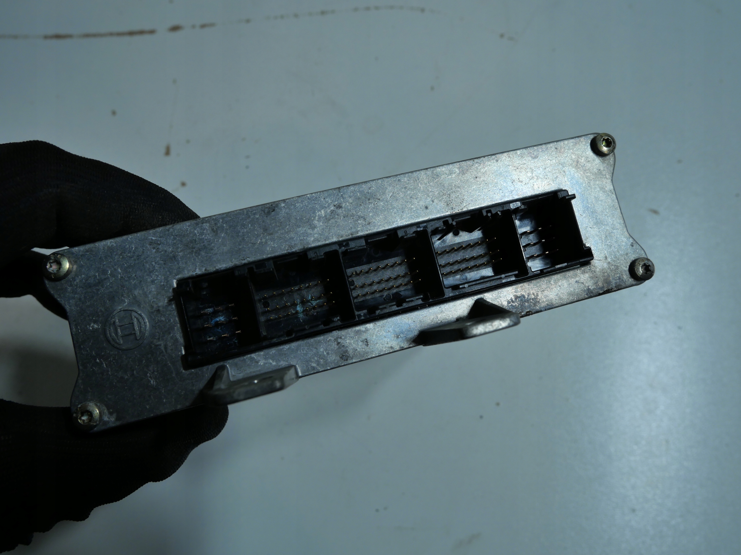 AUDI A4 B5 1.6 8V control unit of the engine computer 8D0907557B