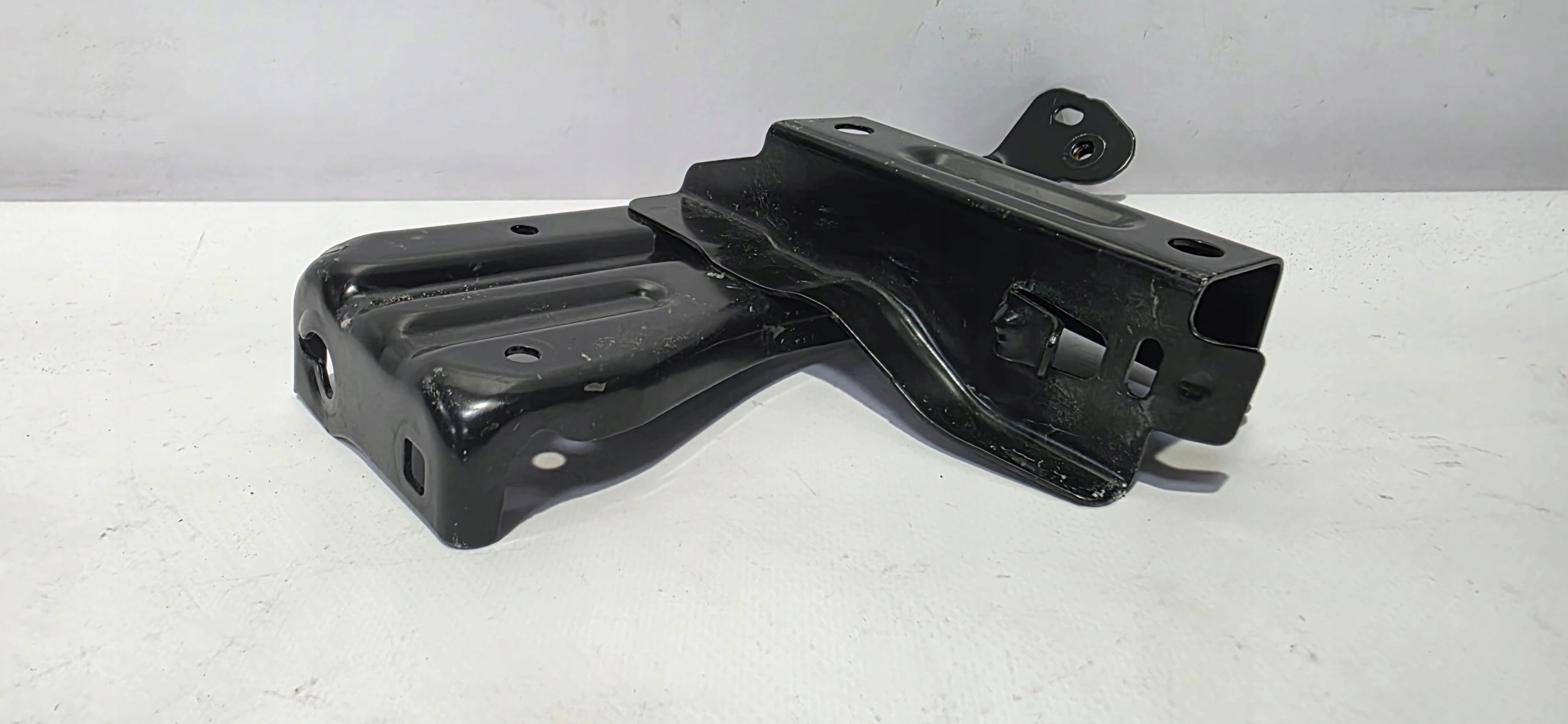 console holder supports left front TOYOTA YARIS CROSS 20- original