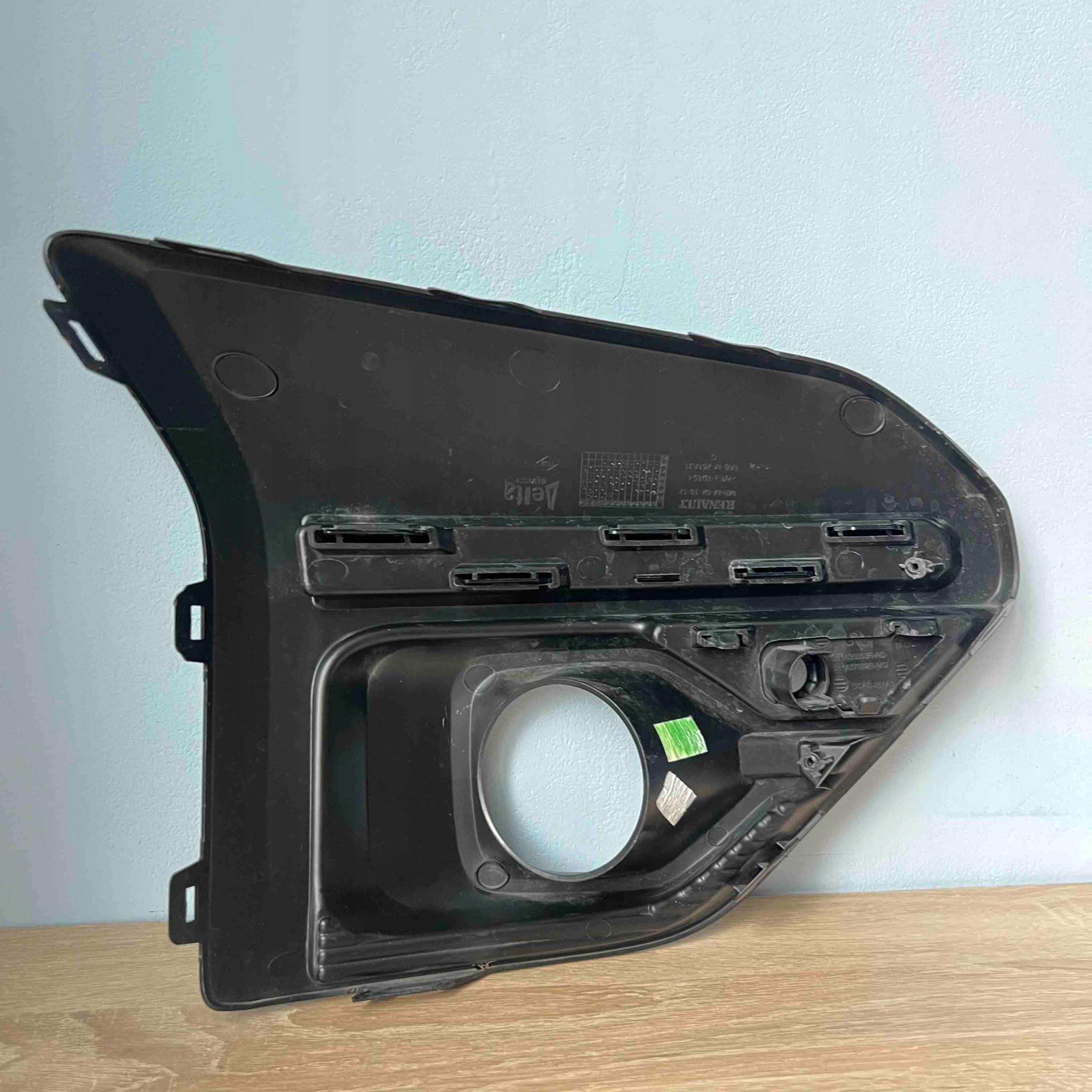 SANDERO III STEPWAY 2021-> grid left W bumper EAB-M261A31