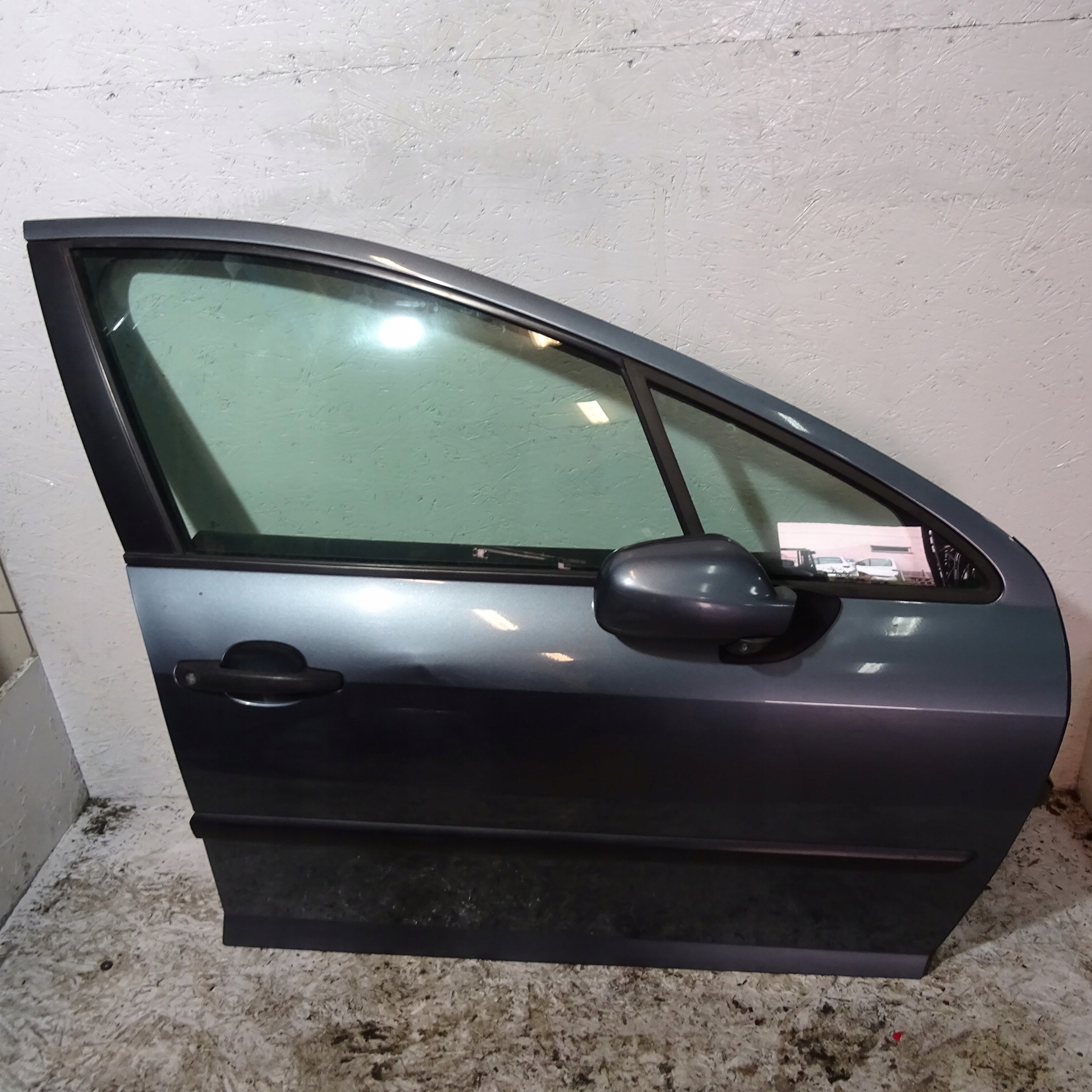 PEUGEOT 407 door front right EZWD