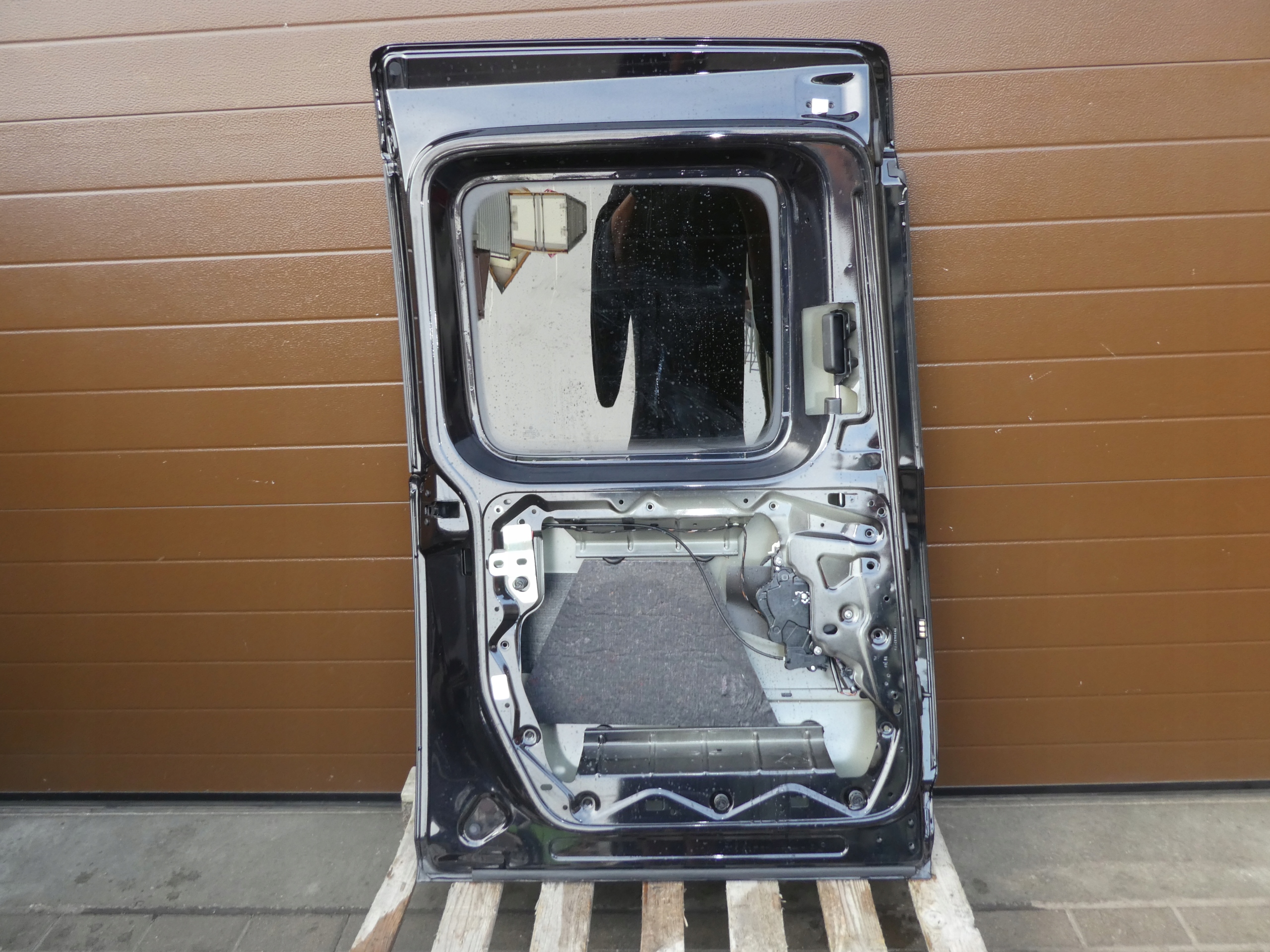 VW CADDY complete door left rear part sliding black,