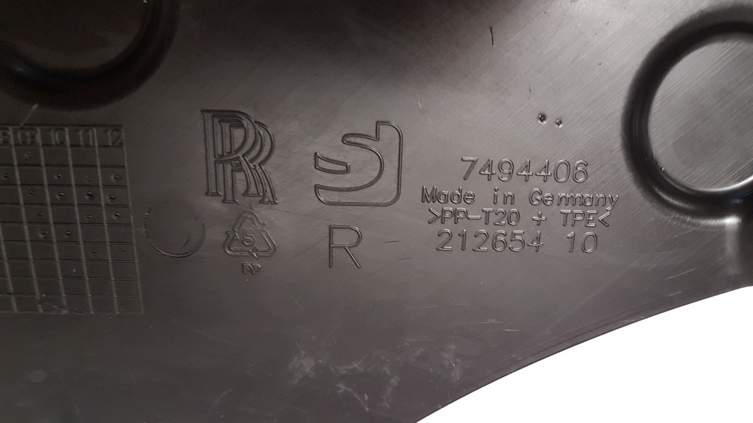 cover TROJKAT NADKOLA right front ROLLS ROYCE GHOST II RR21 7494406
