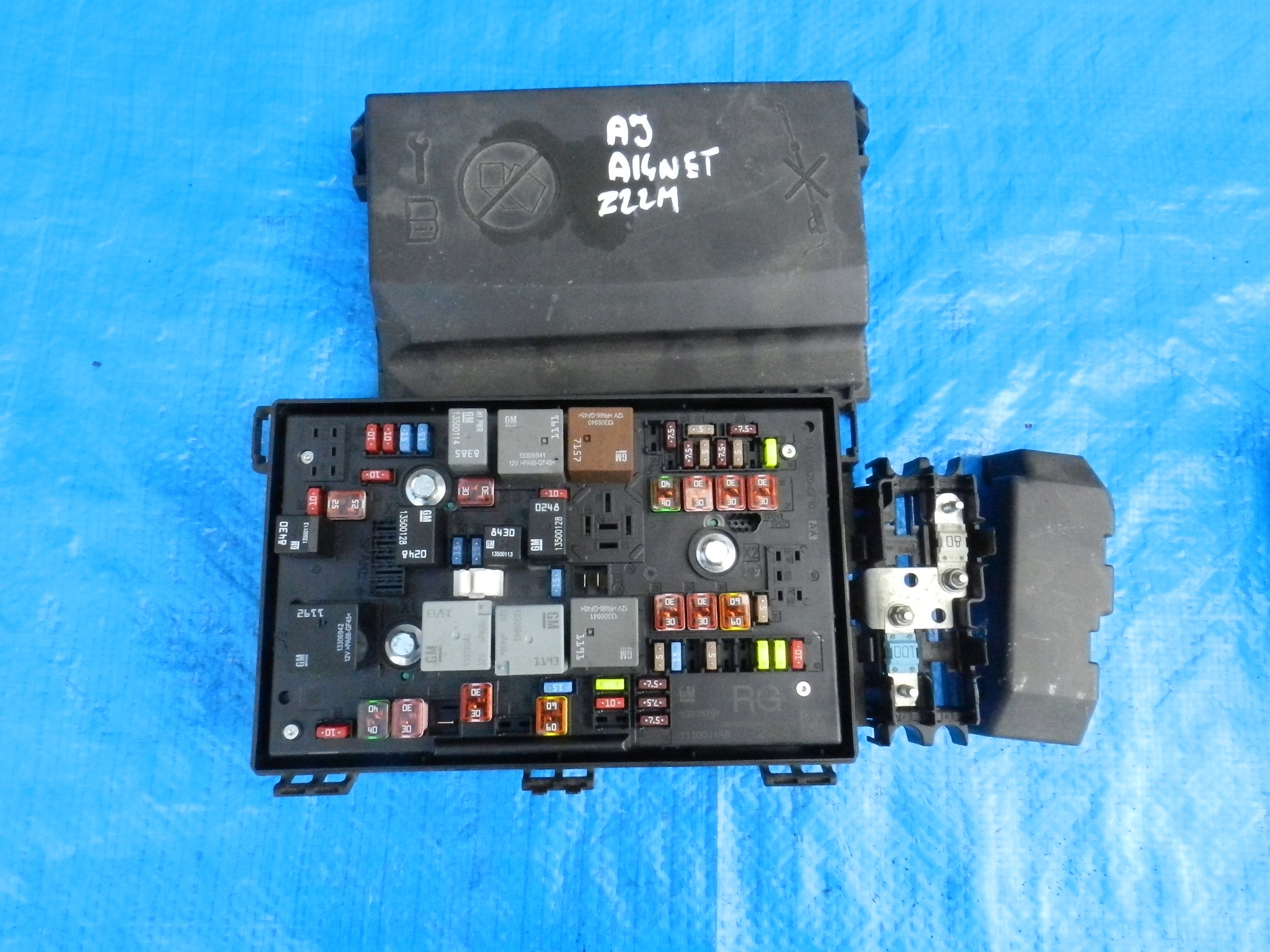 OPEL-CZĘŚCI Astra J Skrzynka moduł BSI 13318781 RG