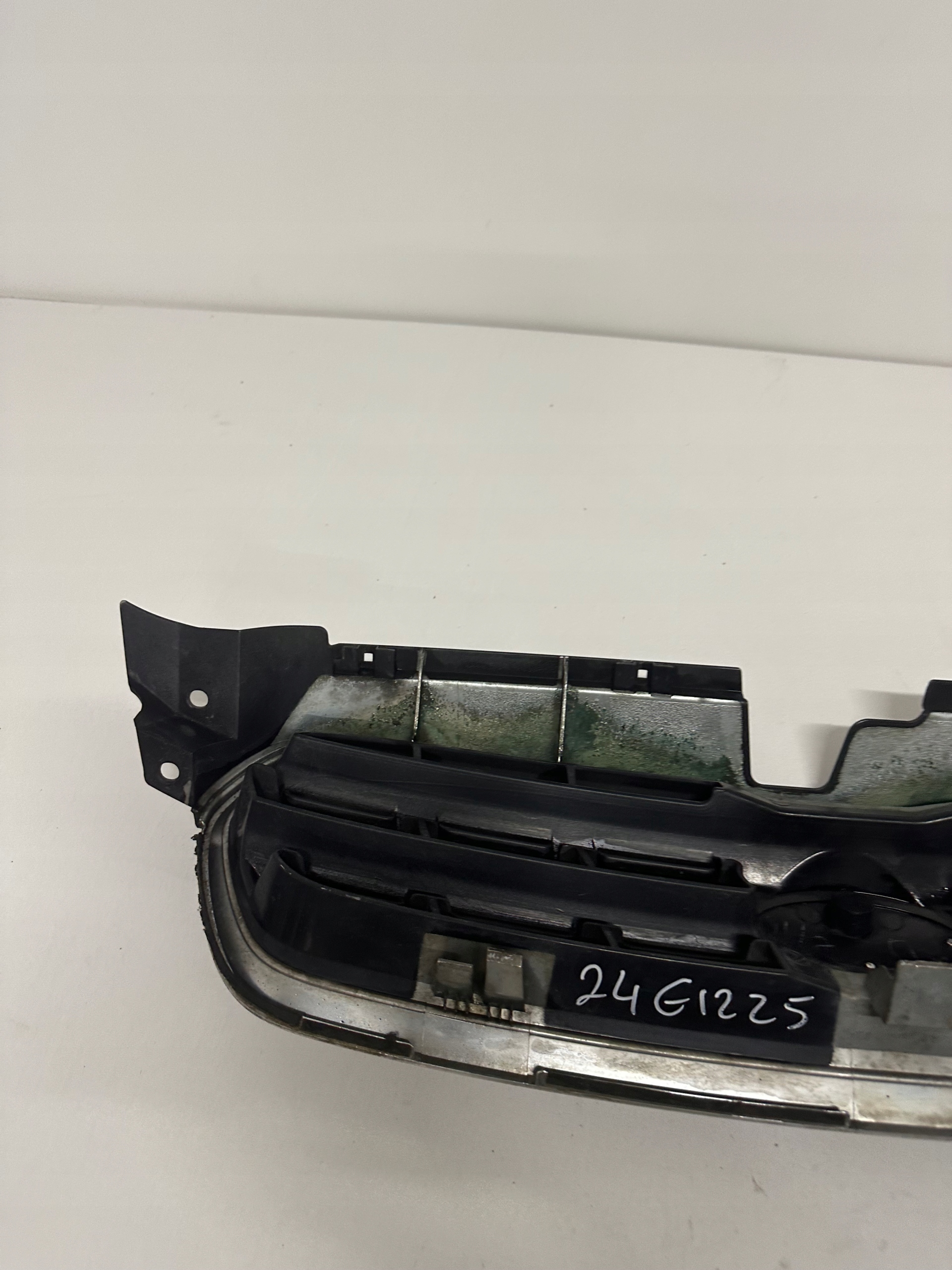 решетка радиатора subaru Outback III