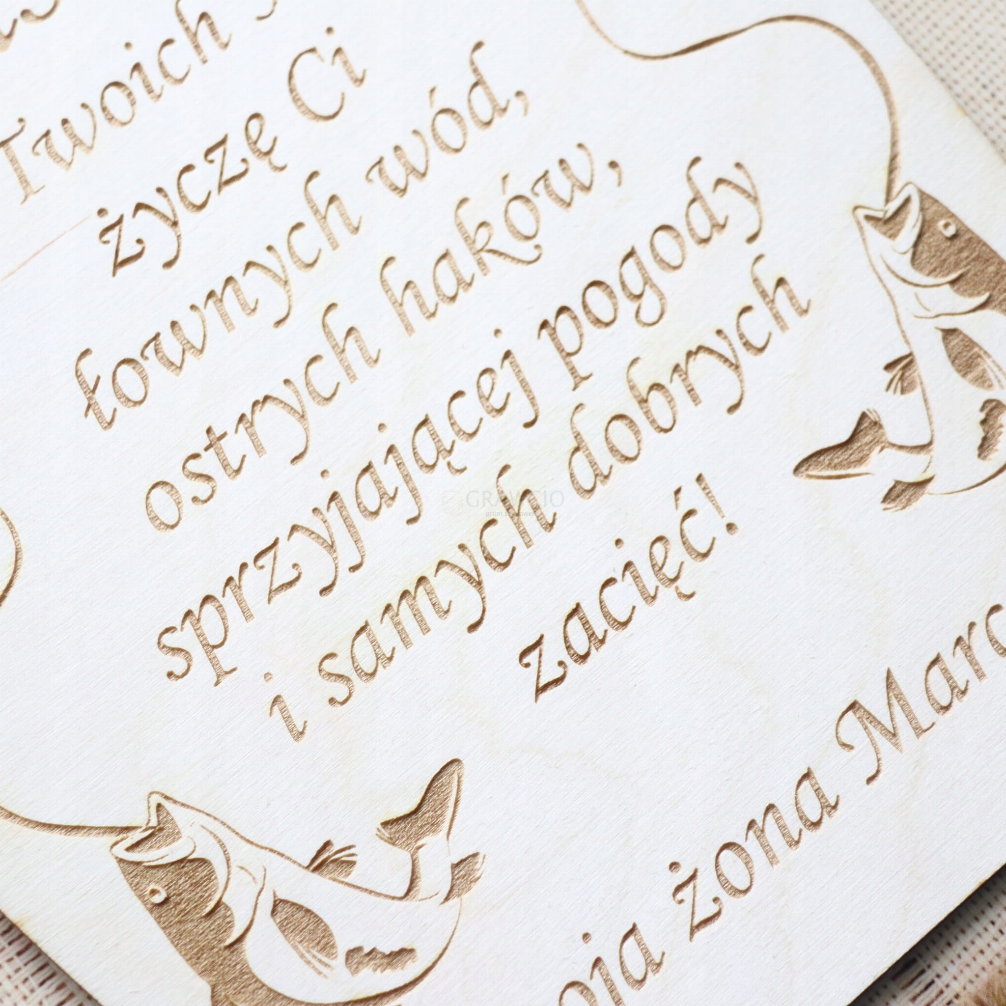 Prezent dla wędkarza, urodziny, imieniny, tabliczka, życzenia, dla faceta Kod producenta TR-01