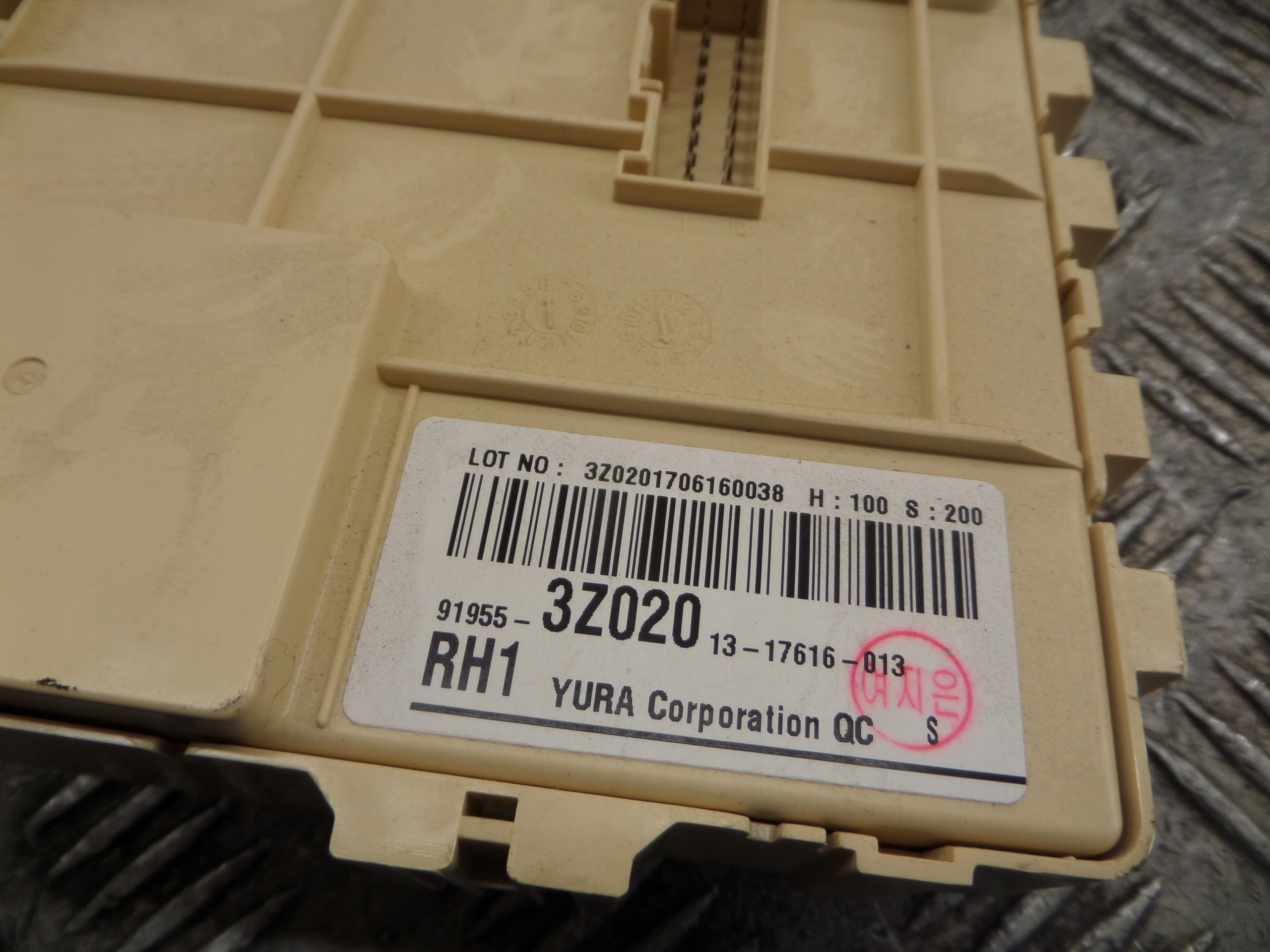 module control unit compartment BSM 91955-3Z020 HYUNDAI I40 LIFT 14-19
