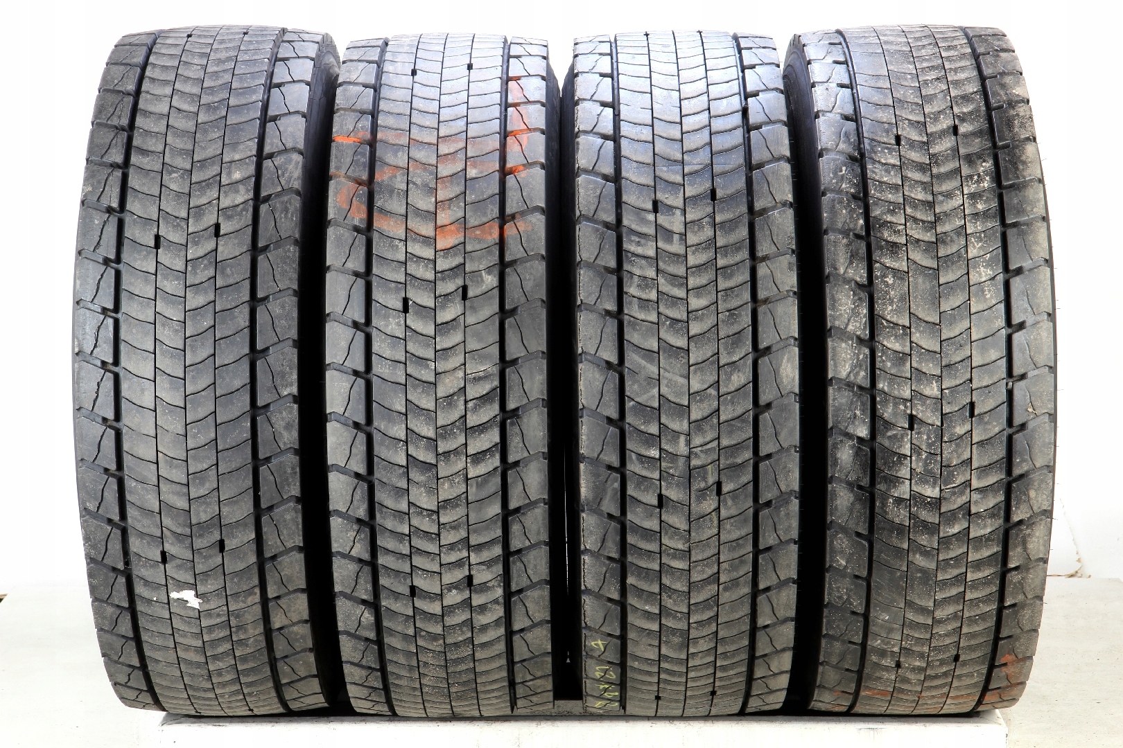 315/70R22,5 GOODYEAR FUELMAX D PERFORMANCE KOMPLET NAPĘDOWE TYŁ (TK323A)