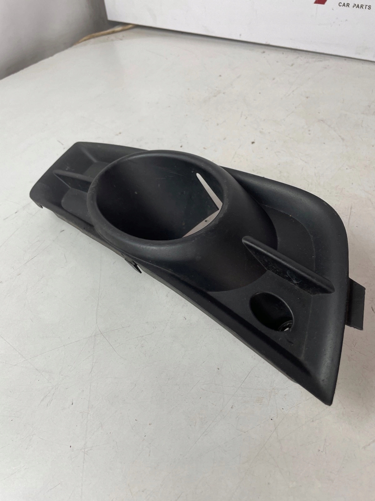 grid of a bumper front front left Chevrolet Cruze and