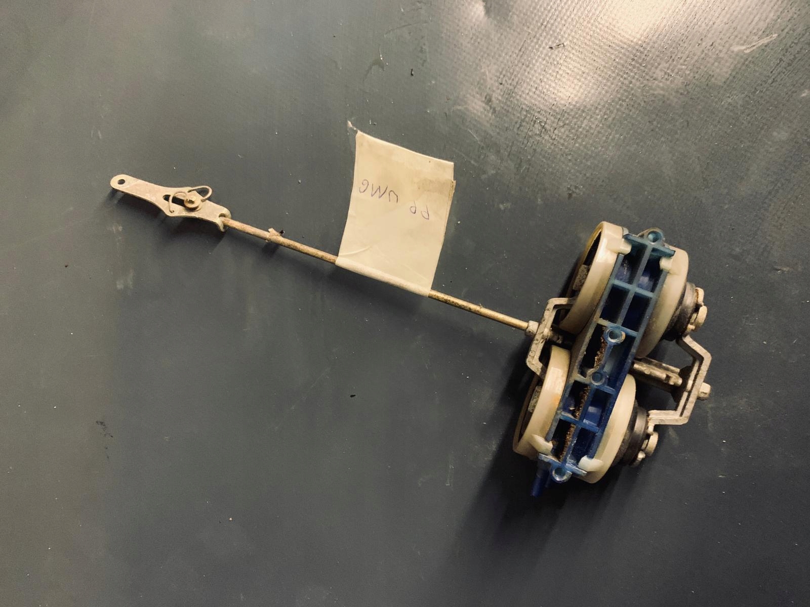 Mercedes W123 W116 W115 Siłownik centralnego zamka PRAWY PRZÓD