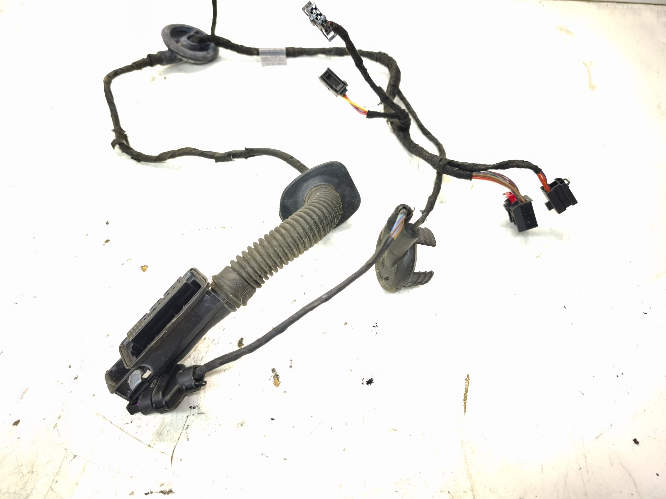 bundle door right rear part AUDI A5 8T SPORTBACK 8T8971688S