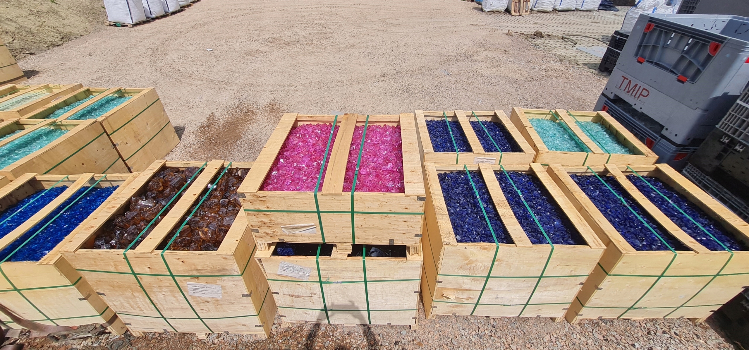 GRYS SZKLANY KAMIEŃ DEKORACYJNY TURKUSOWY JASNY EFEKTOWNY OZDOBNY1-3CM 2KG Waga 2 kg