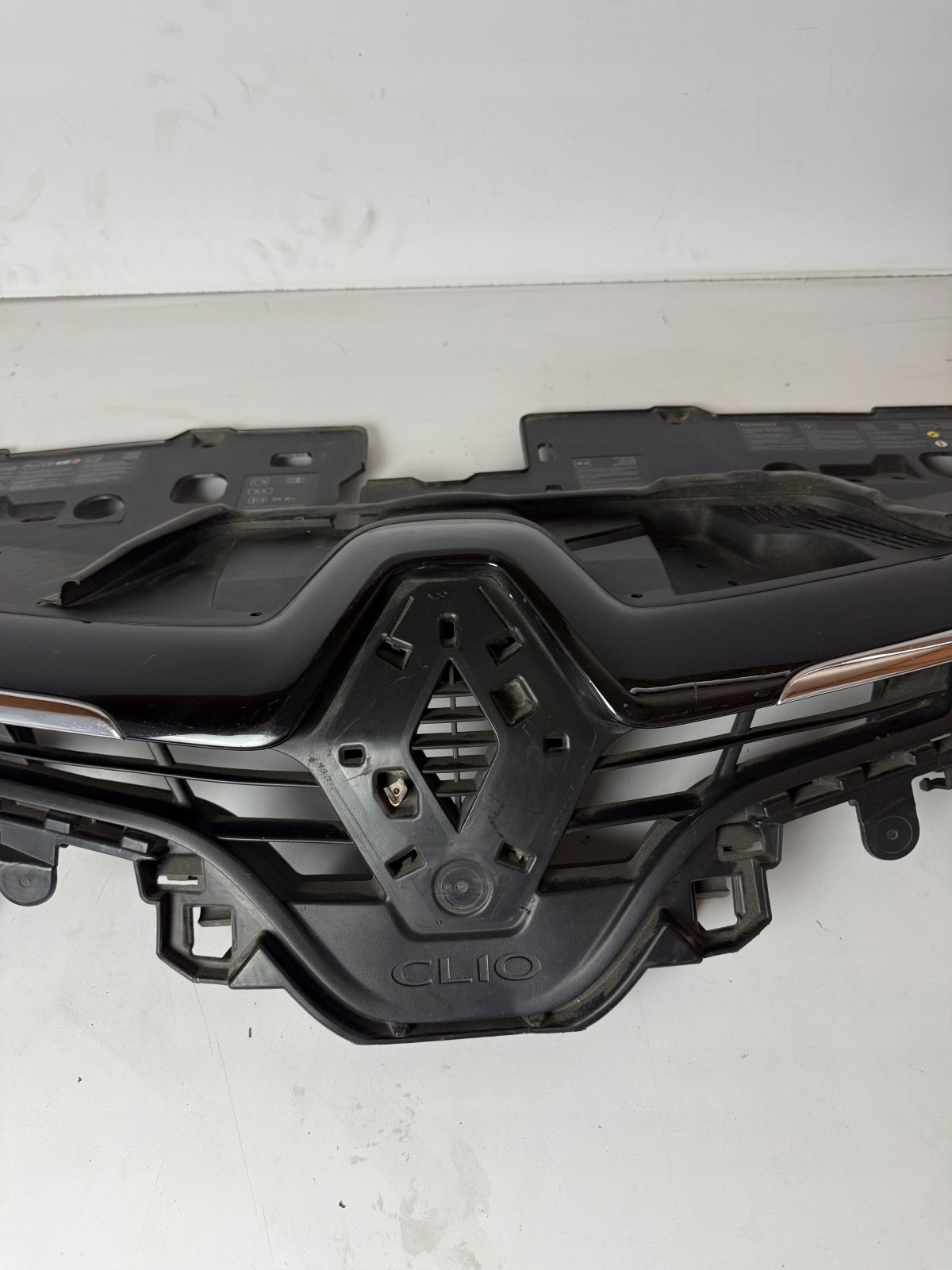 grill grille radiator Renault Clio IV