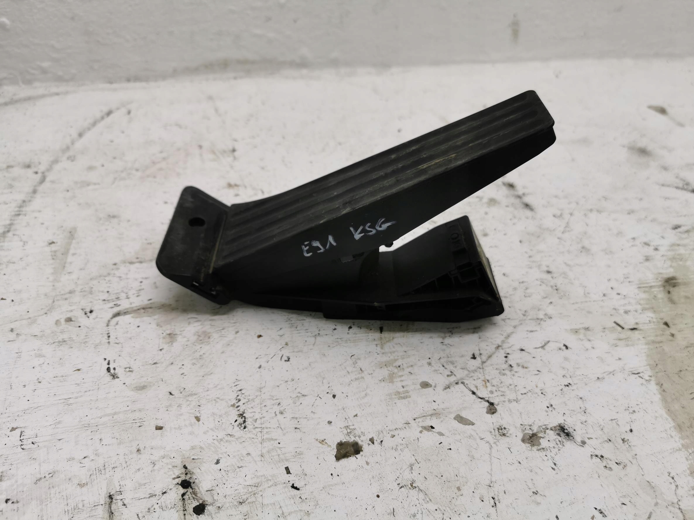 потенциометр газа BMW серия 3 E90 E91 6852644