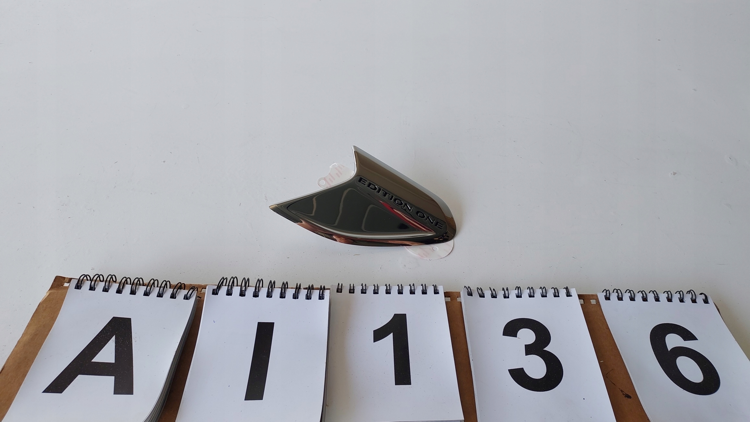 RENAULT CLIO V EDITION ZNACZEK EMBLEMAT BŁOTNIKA