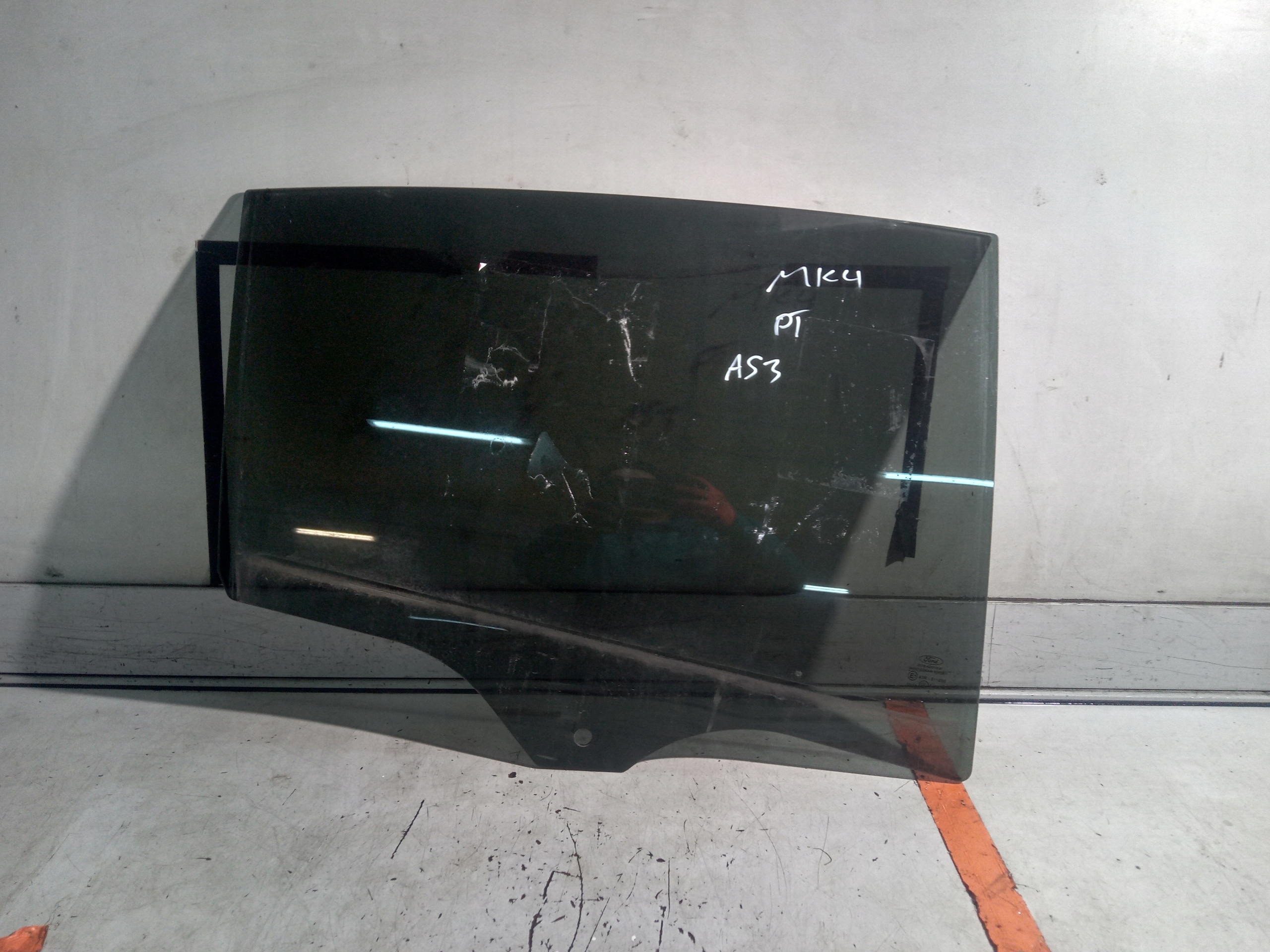 JX7B-A25712-B - FORD FOCUS MK4 СТЕКЛО ДВЕРИ ЗАДНИЙ ПРАВЫЙ ЗАДНИЙ 2020 HB