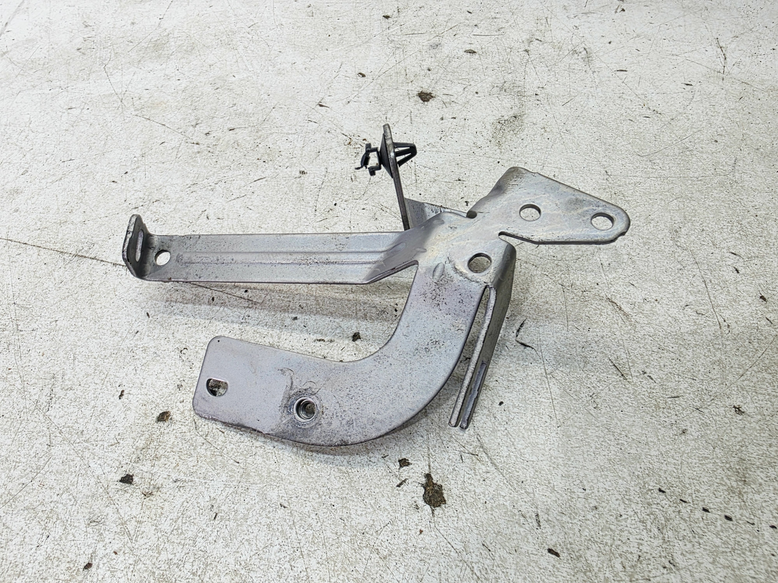 ADAPTER bracket console KATALIZATORA AUDI A4 B9 A5 8W 2.0 TFSI 06L971502H