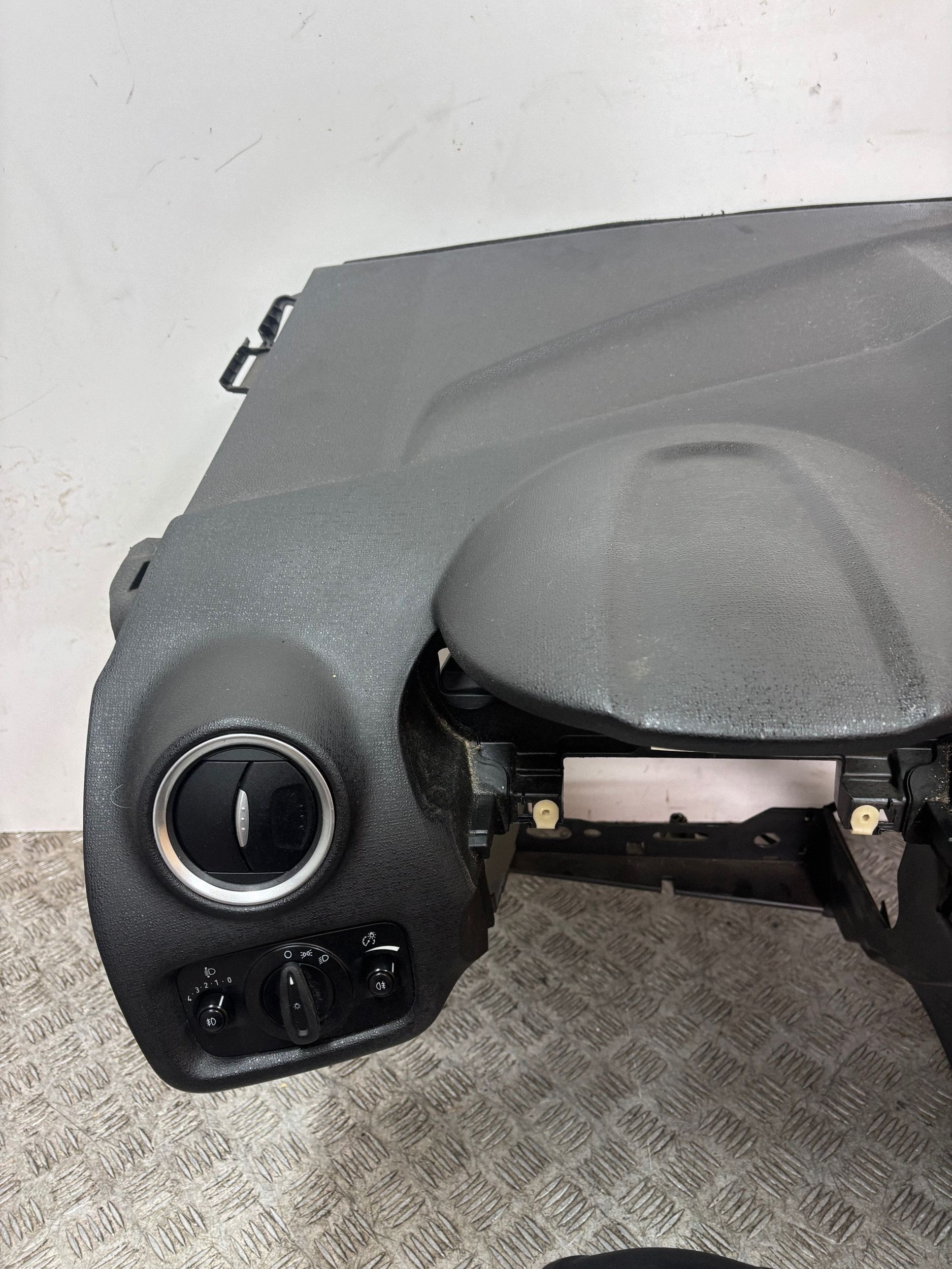 dashboard console airbag FORD FIESTA MK7 LIFT 12
