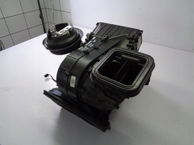 MINI oe 9383134 радиатор отопителя