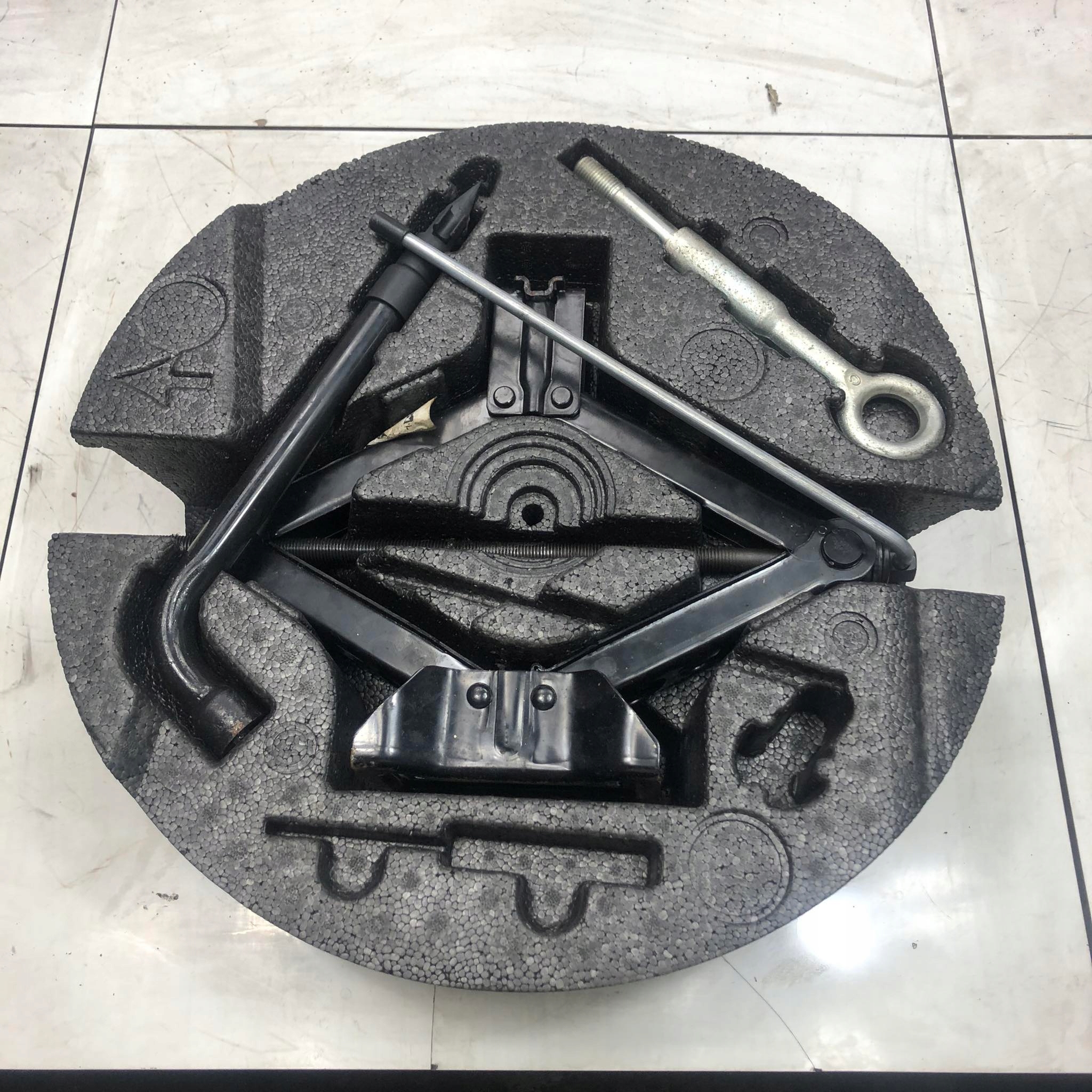 LEWAREK PODNOŚNIK SYROPIAN XC70 III XC60 I