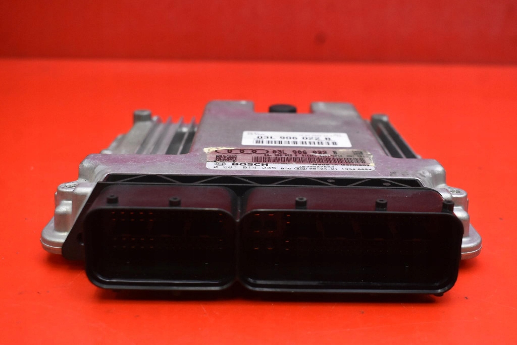 control unit computer of the engine 03L906022B AUDI A4 B8 2.0 TDI 143 KM 07-11