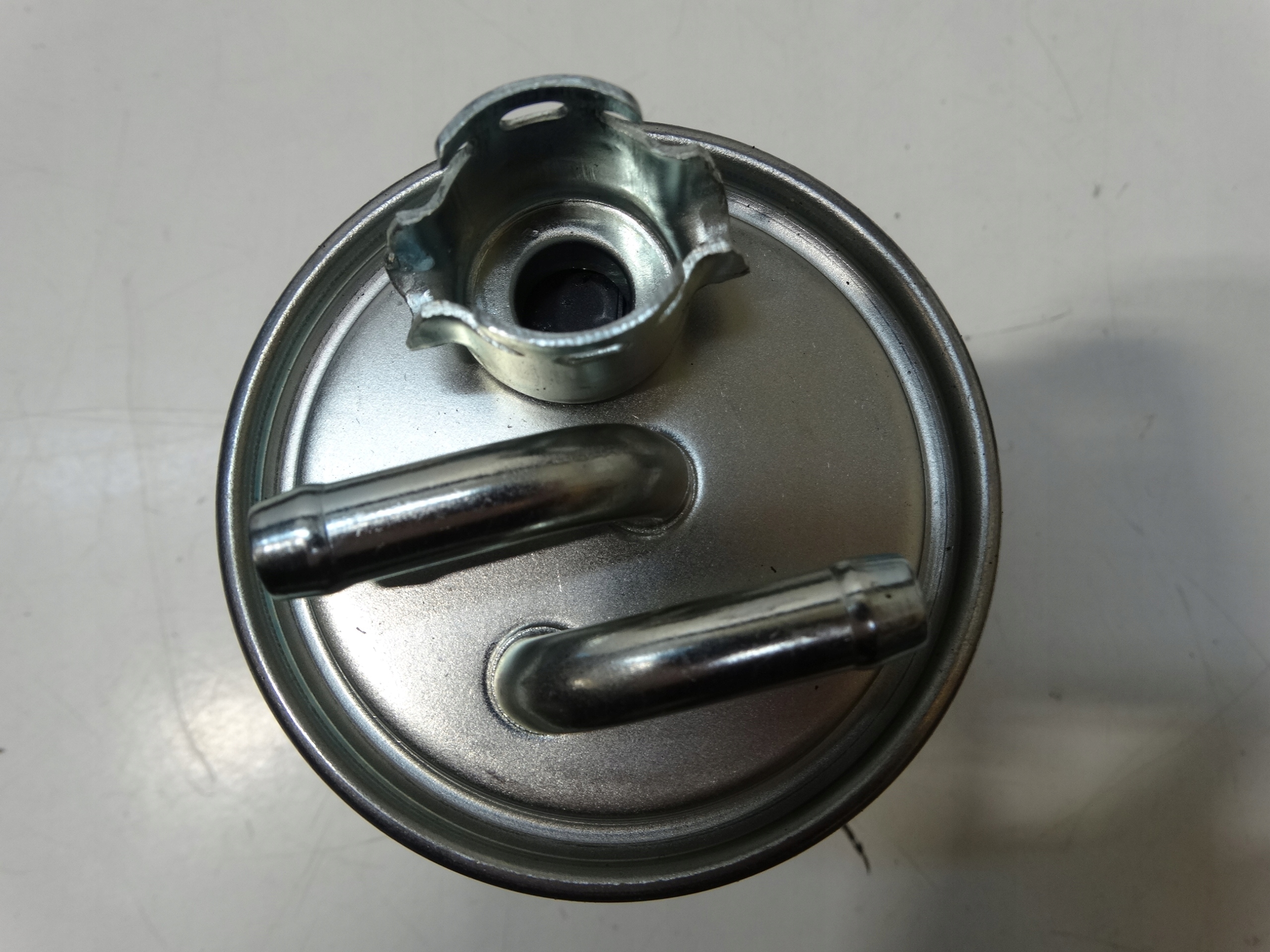 FILTER des Kraftstoffsbehälters DENCKERMANN A12 0352