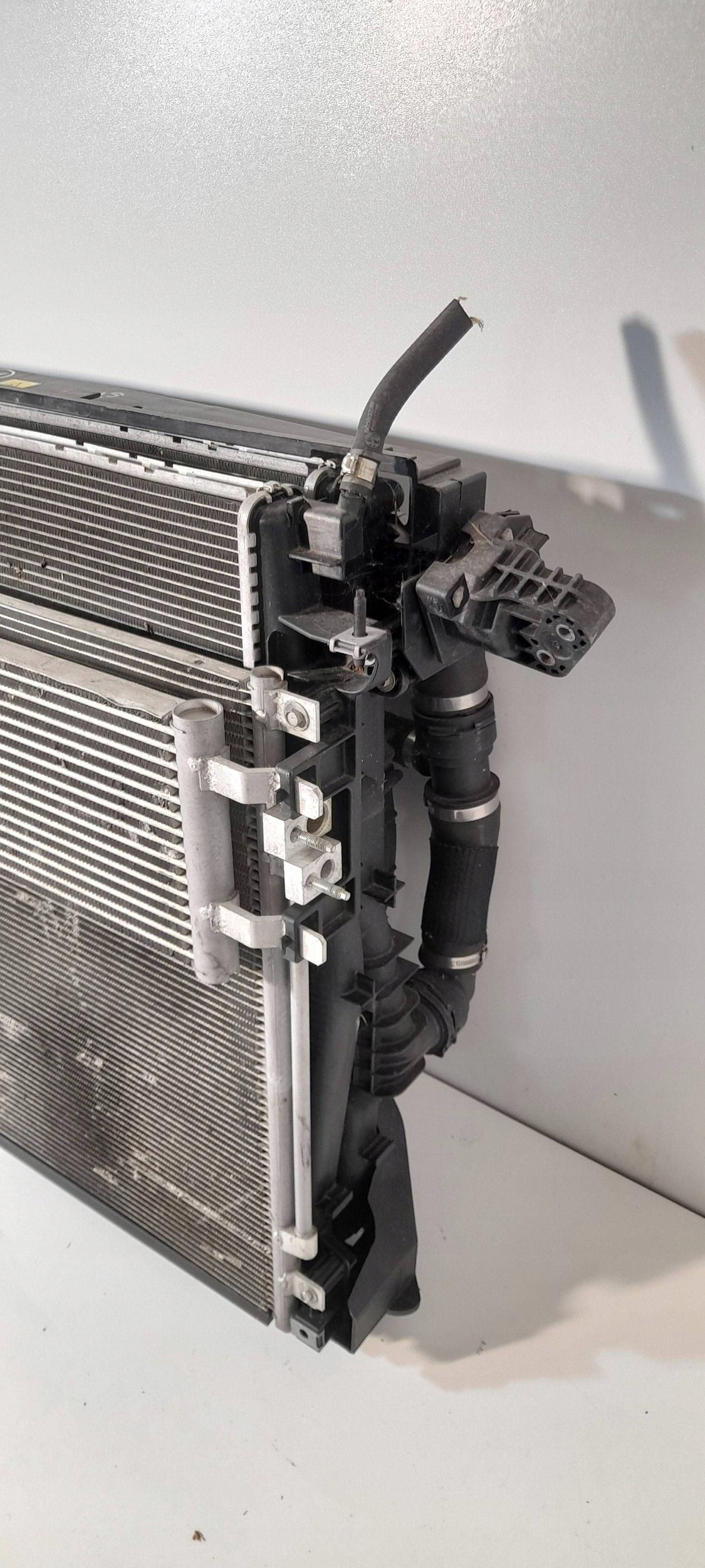 Alfa Romeo Stelvio 2,2D Komplet chladiče ventilátor (421)