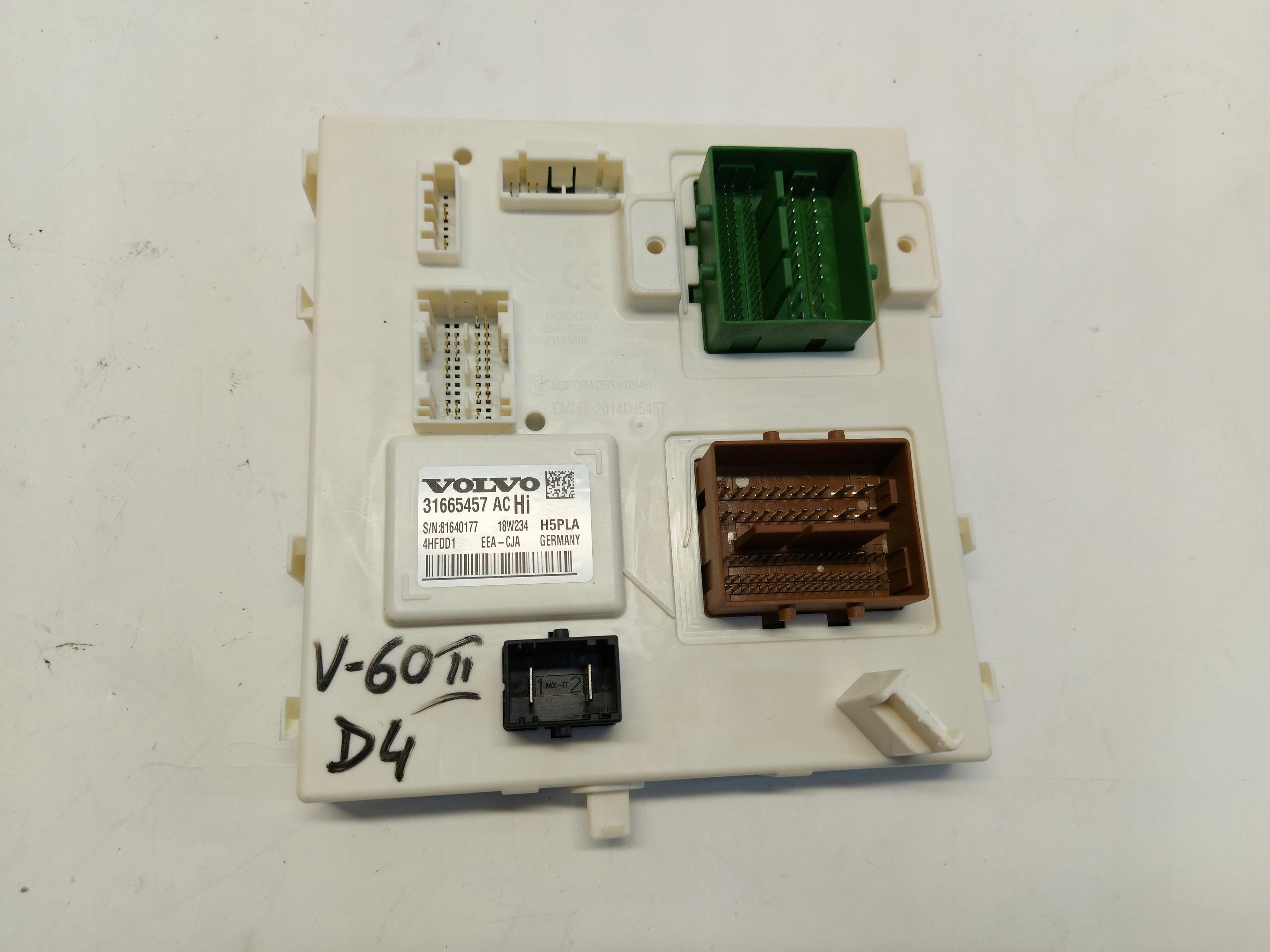 VOLVO V60 II MODUŁ SKRZYNKI BEZPIECZNIKÓW 31665457