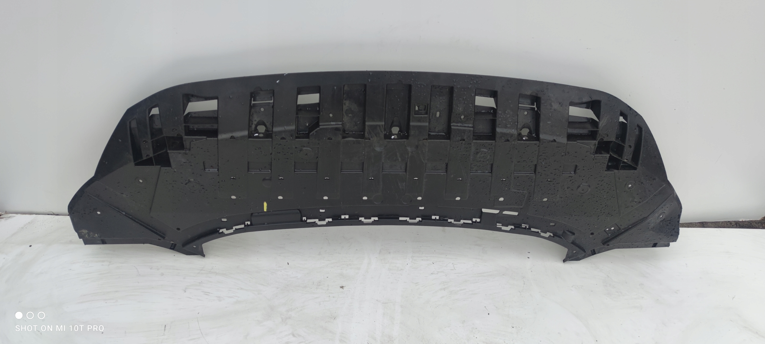 H1BB-17859-A1J - БАМПЕР ДЛЯ FORD FIESTA MK8